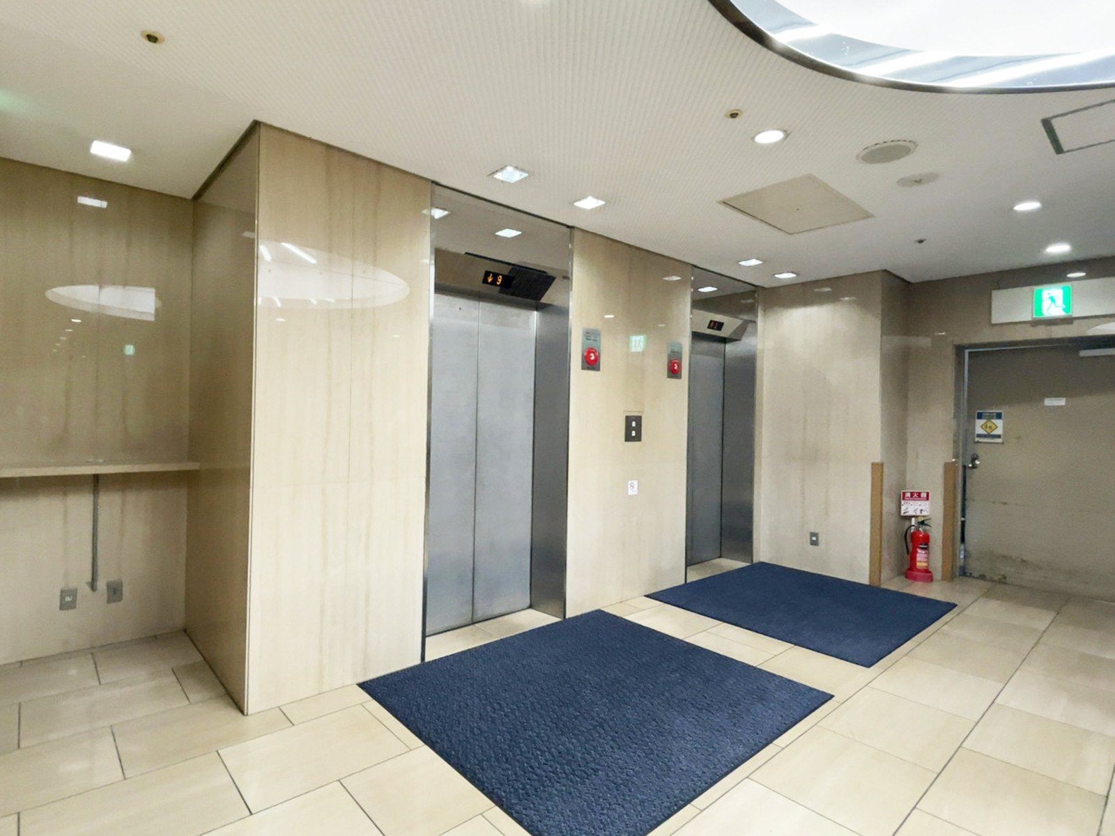 エレベーター(2基)