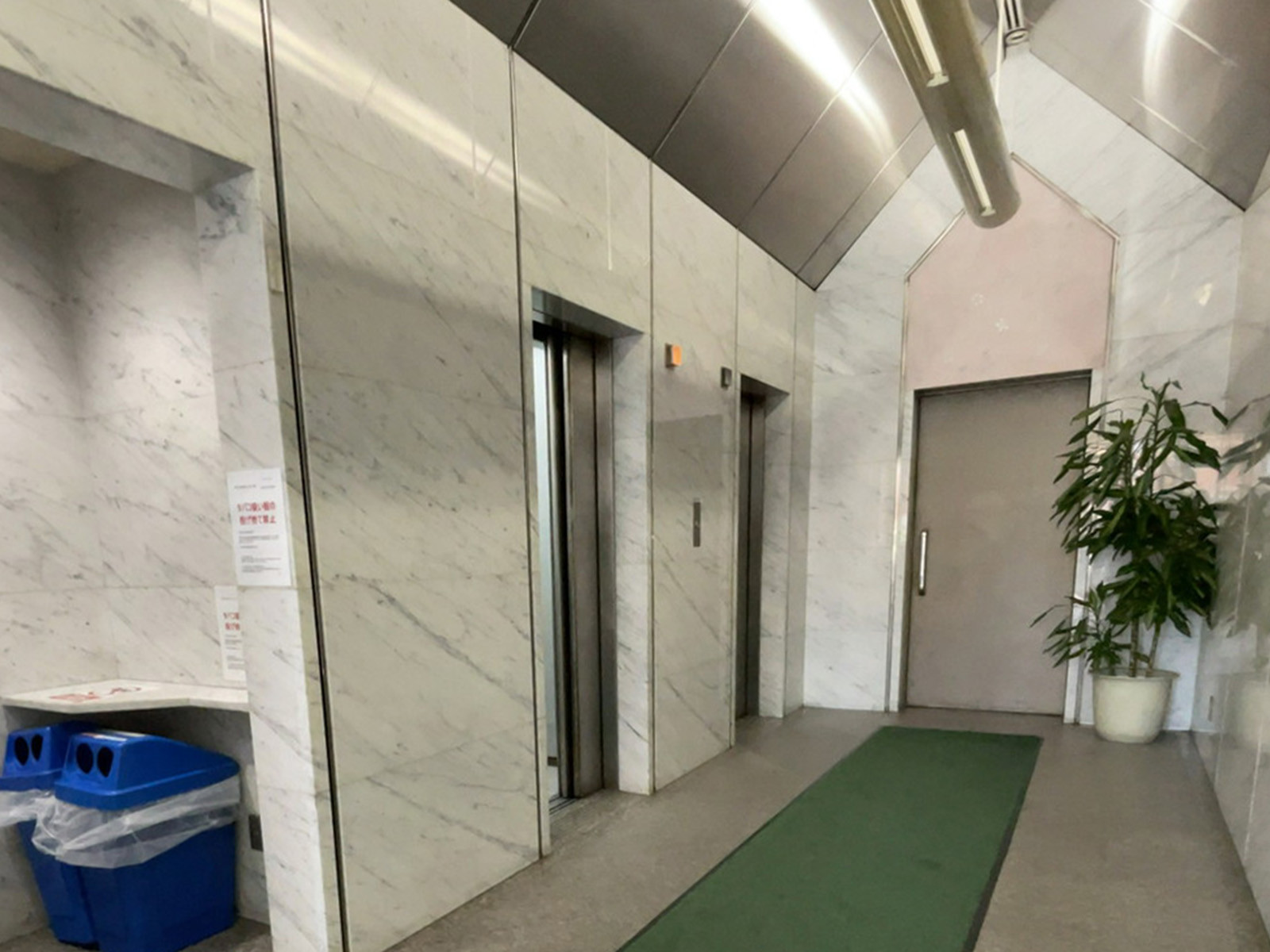 エレベーター(2基)