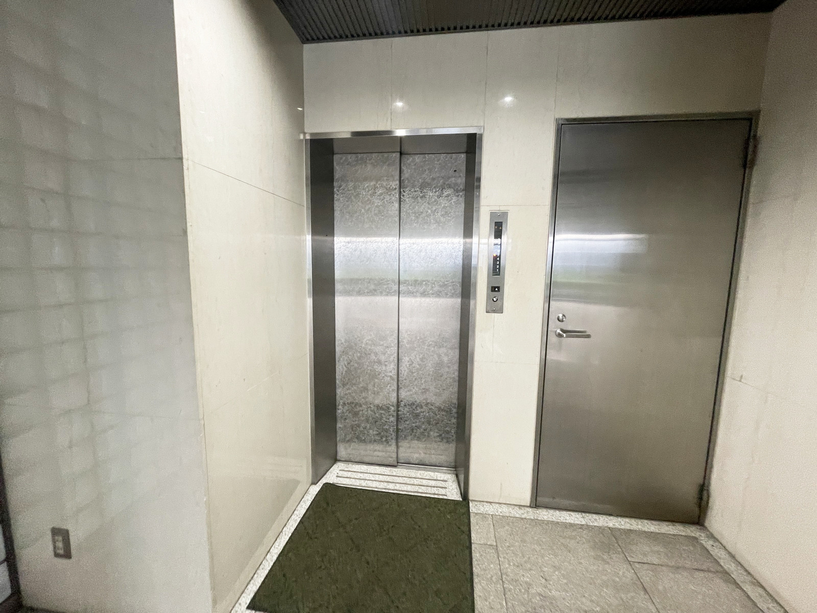 エレベーター(1基)