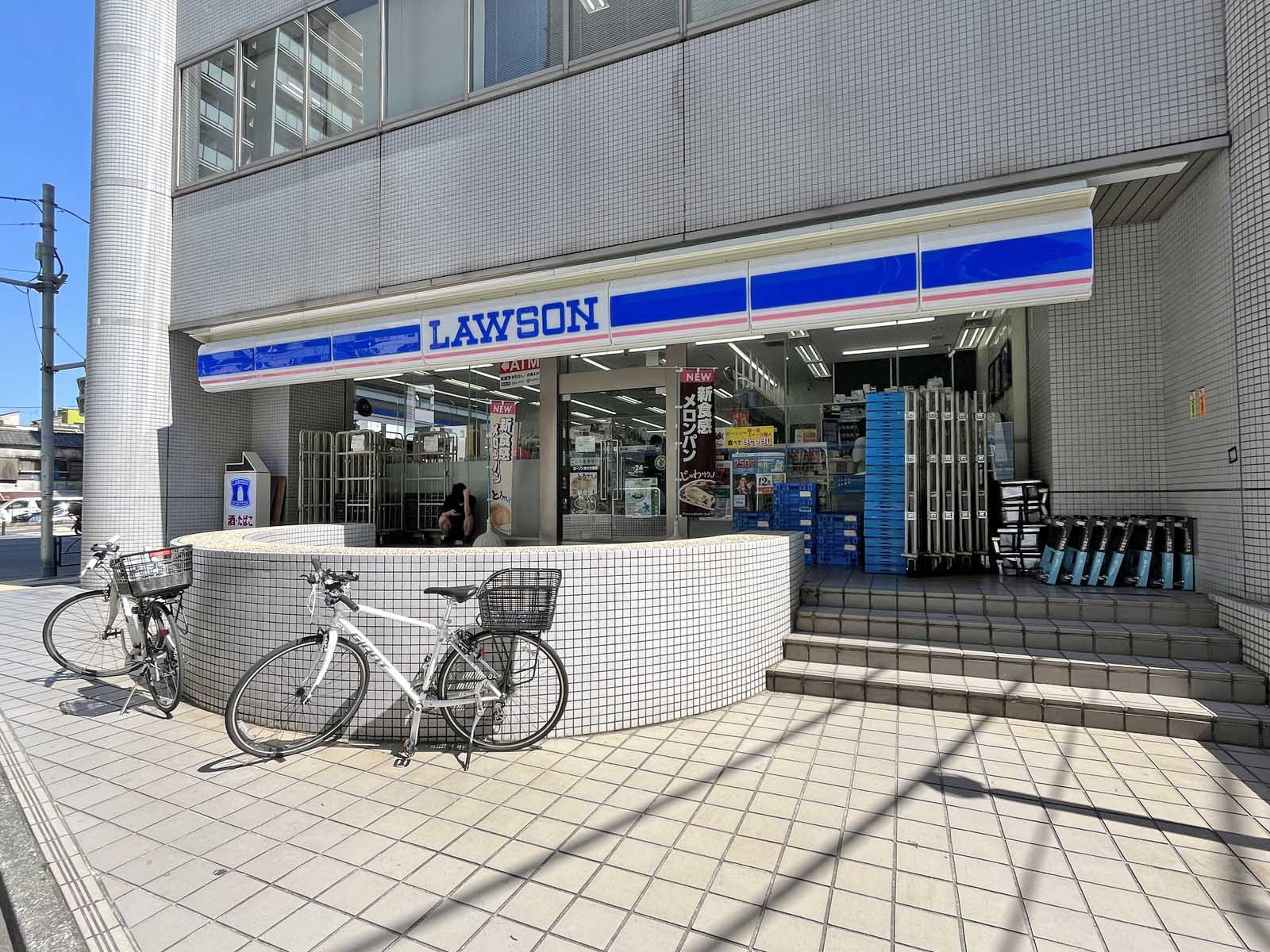1階のローソン東大久保店