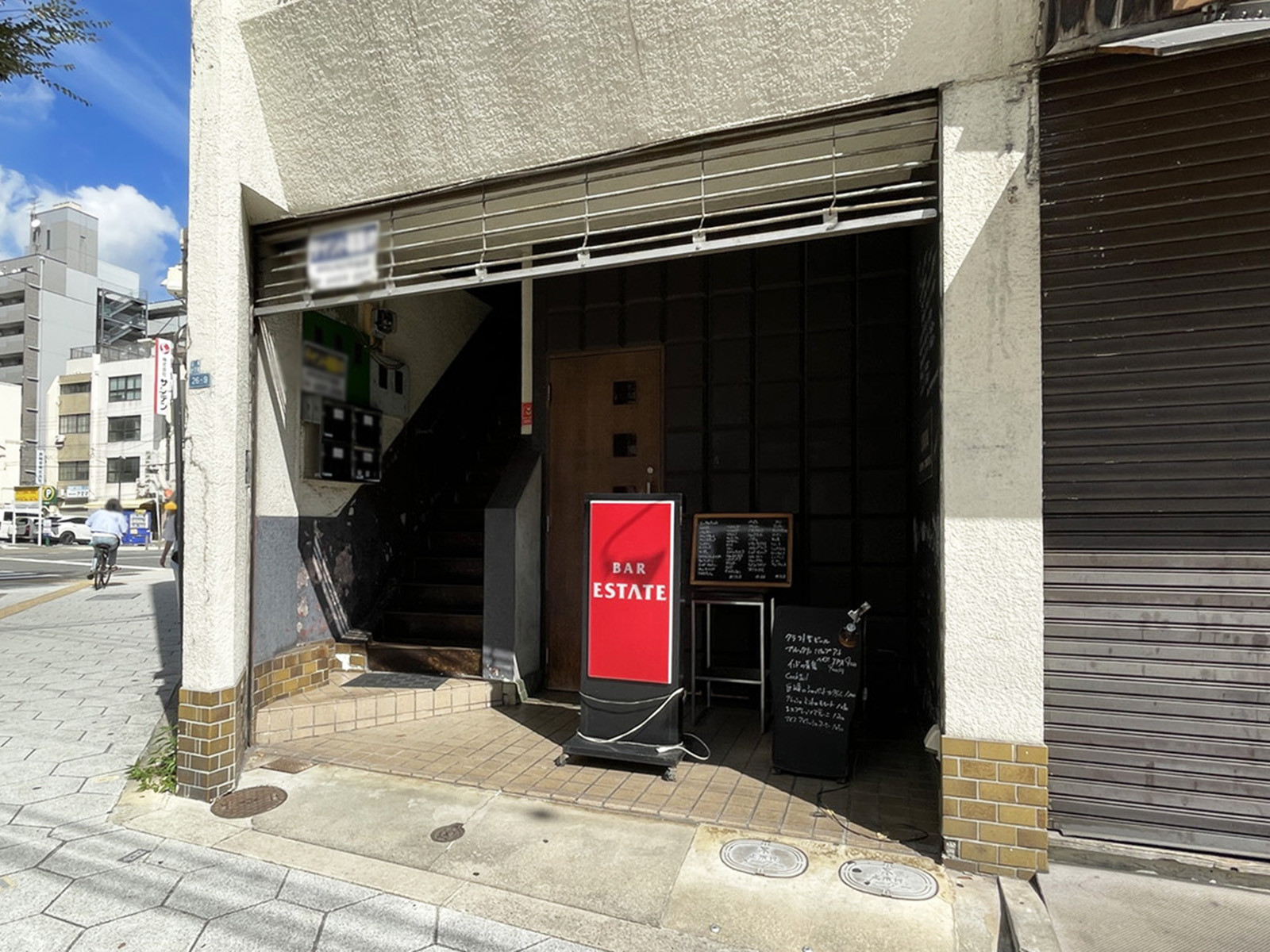 オフィスビル出入口