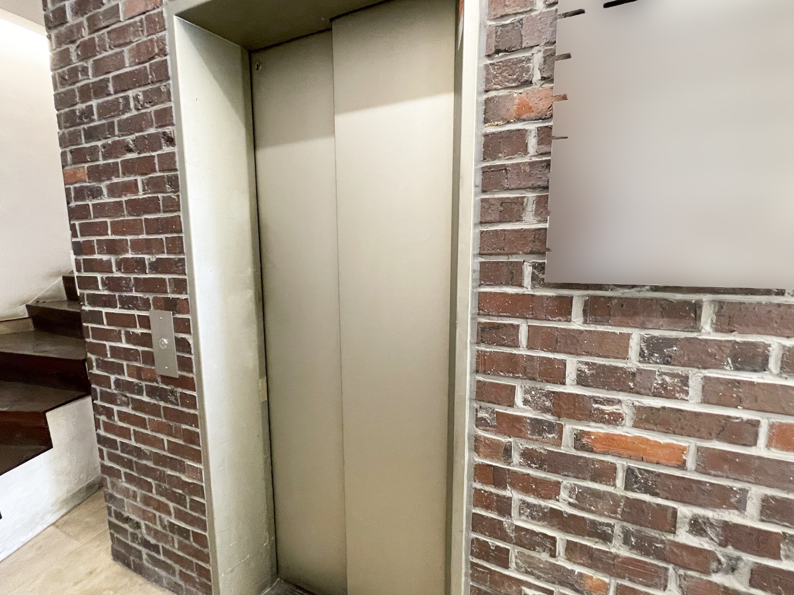 エレベーター(1基)