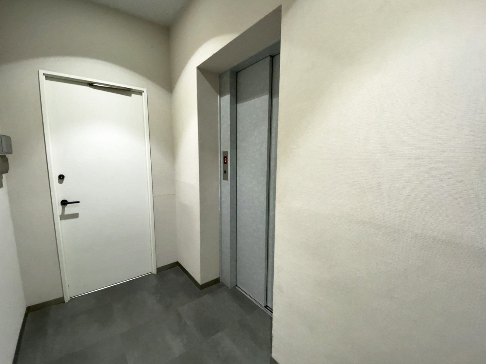 エレベーター(1基)