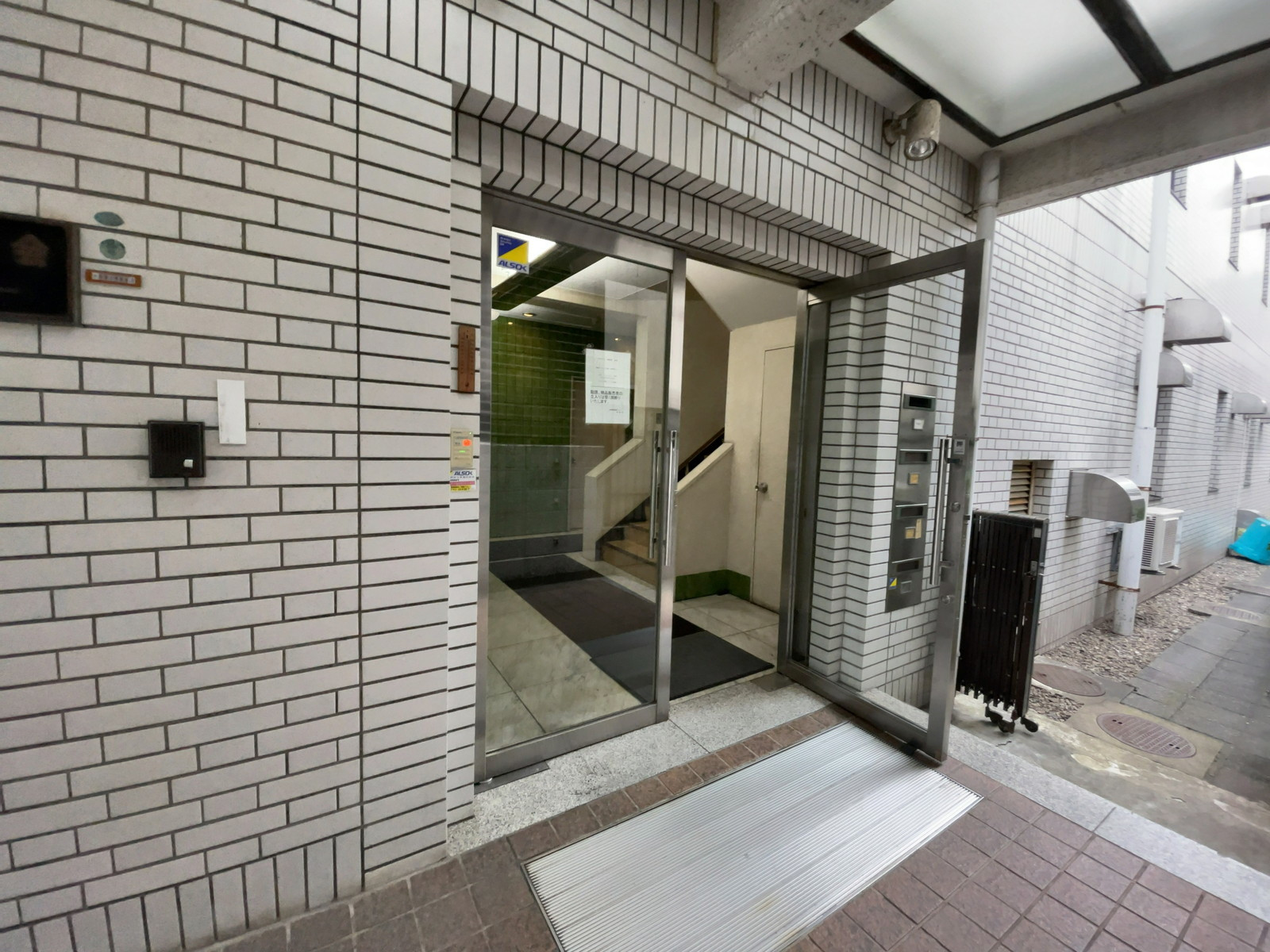 物件出入口