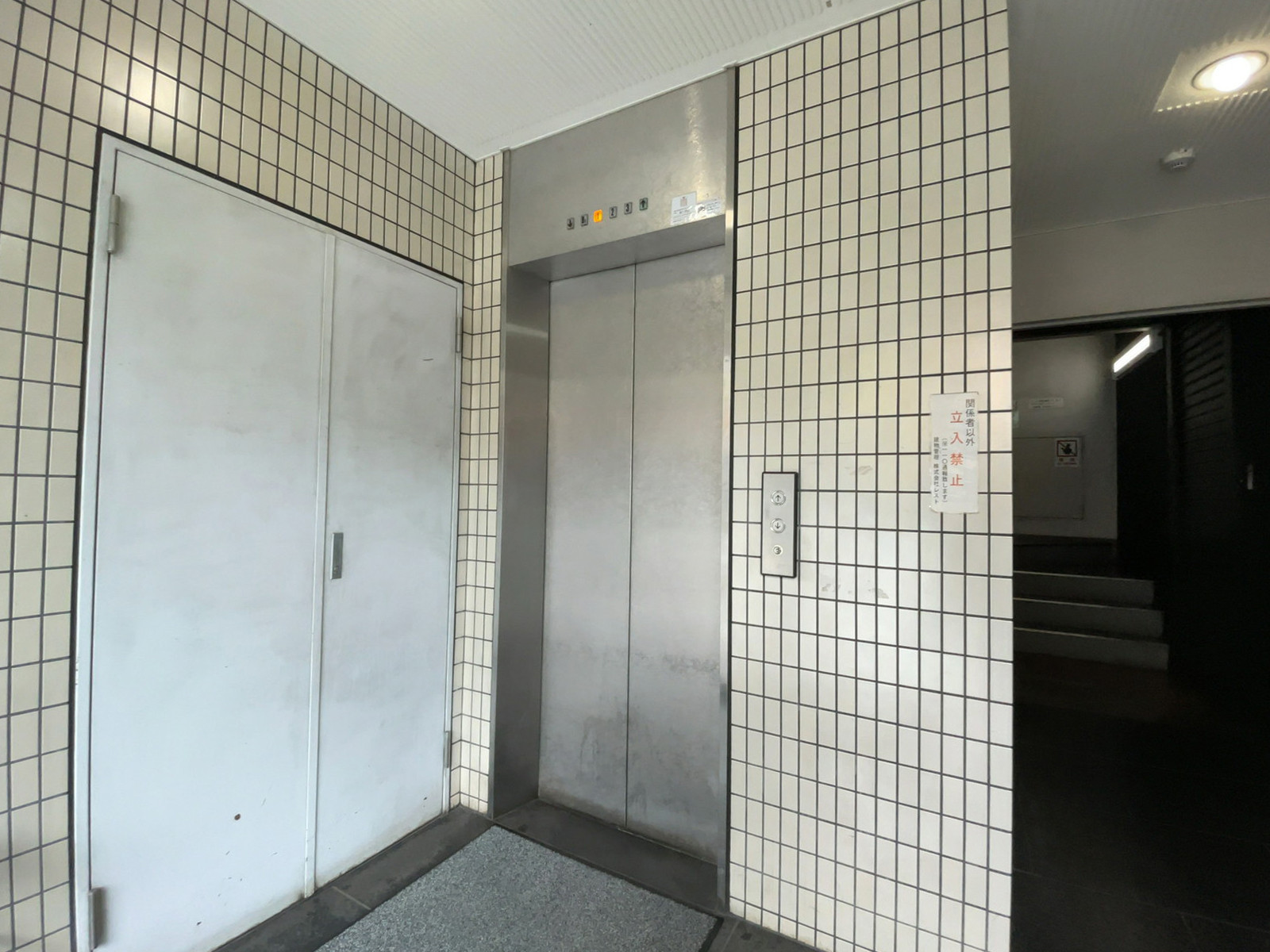 エレベーター（1基）