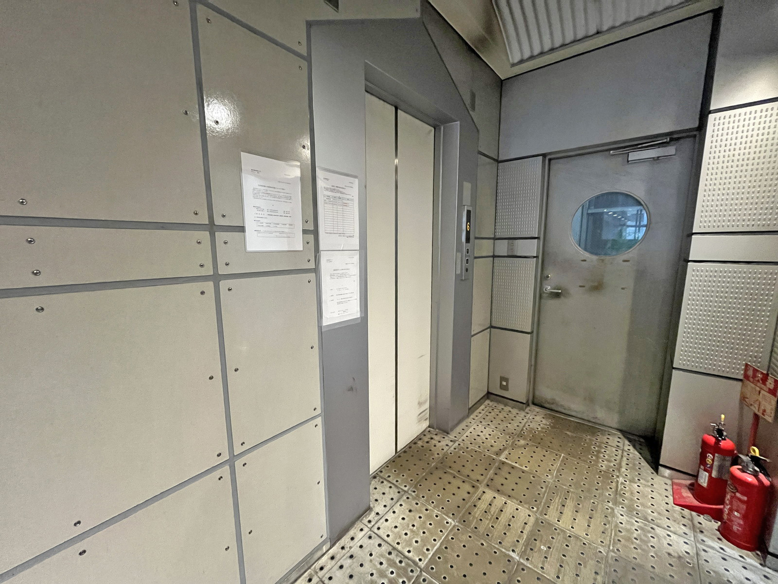 エレベーター(1基)
