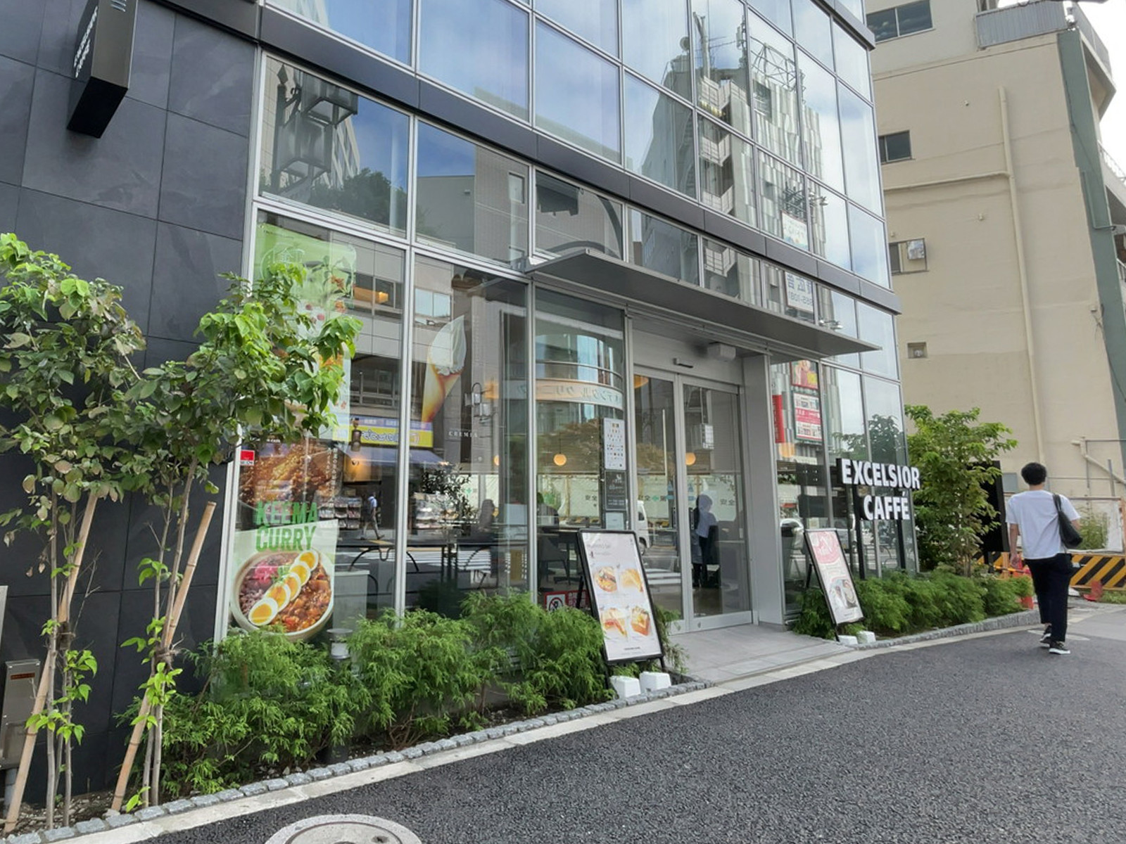 1階のエクセルシオールカフェ 代々木駅前店