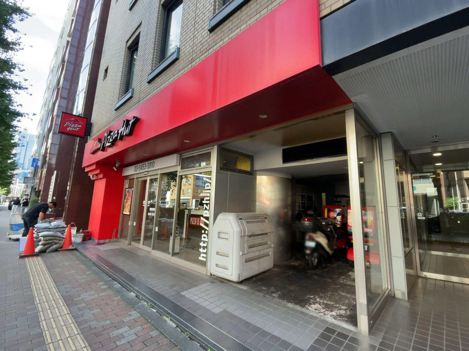 1階のピザハット 芝4丁目店
