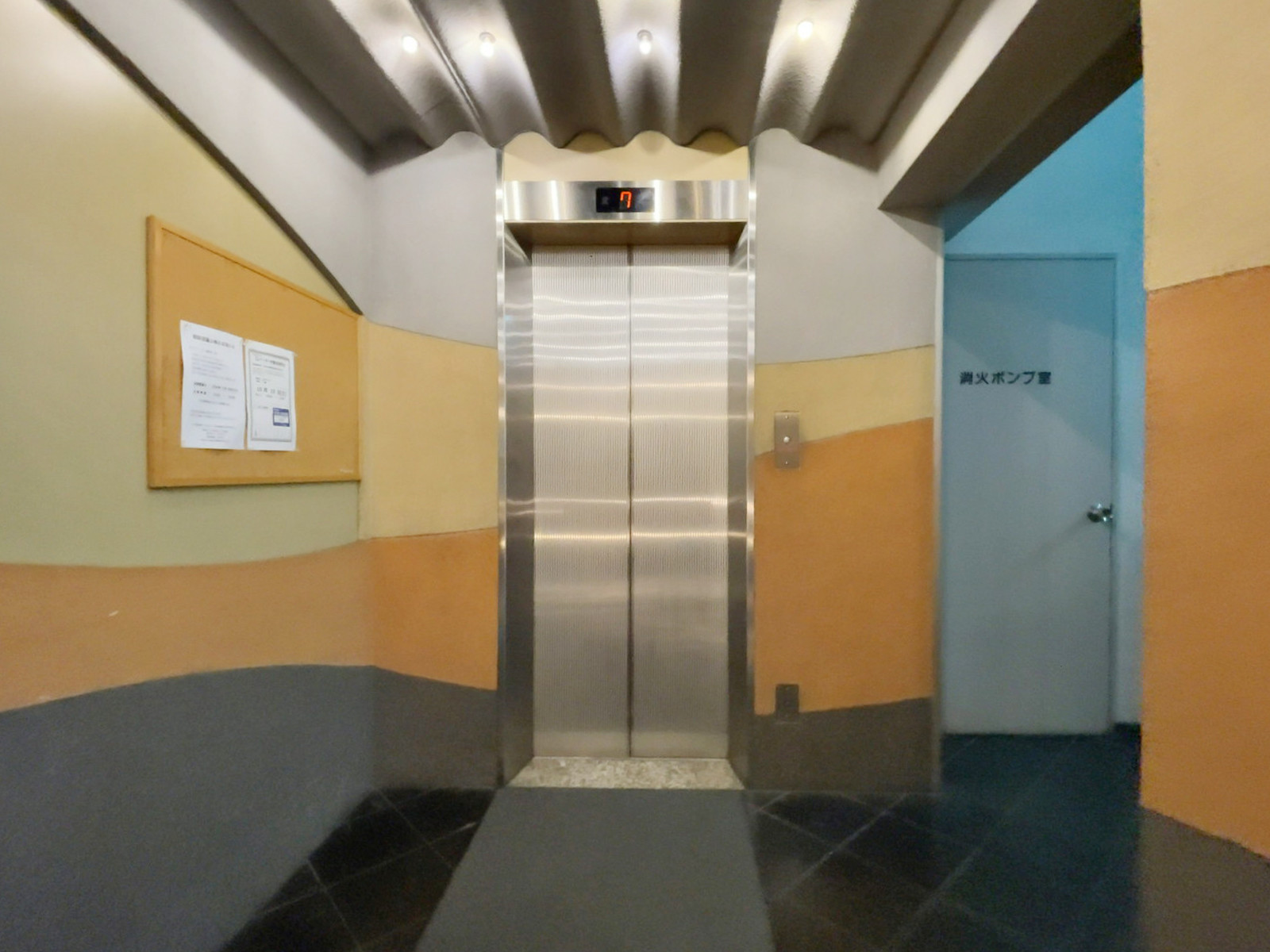 エレベーター(1基)