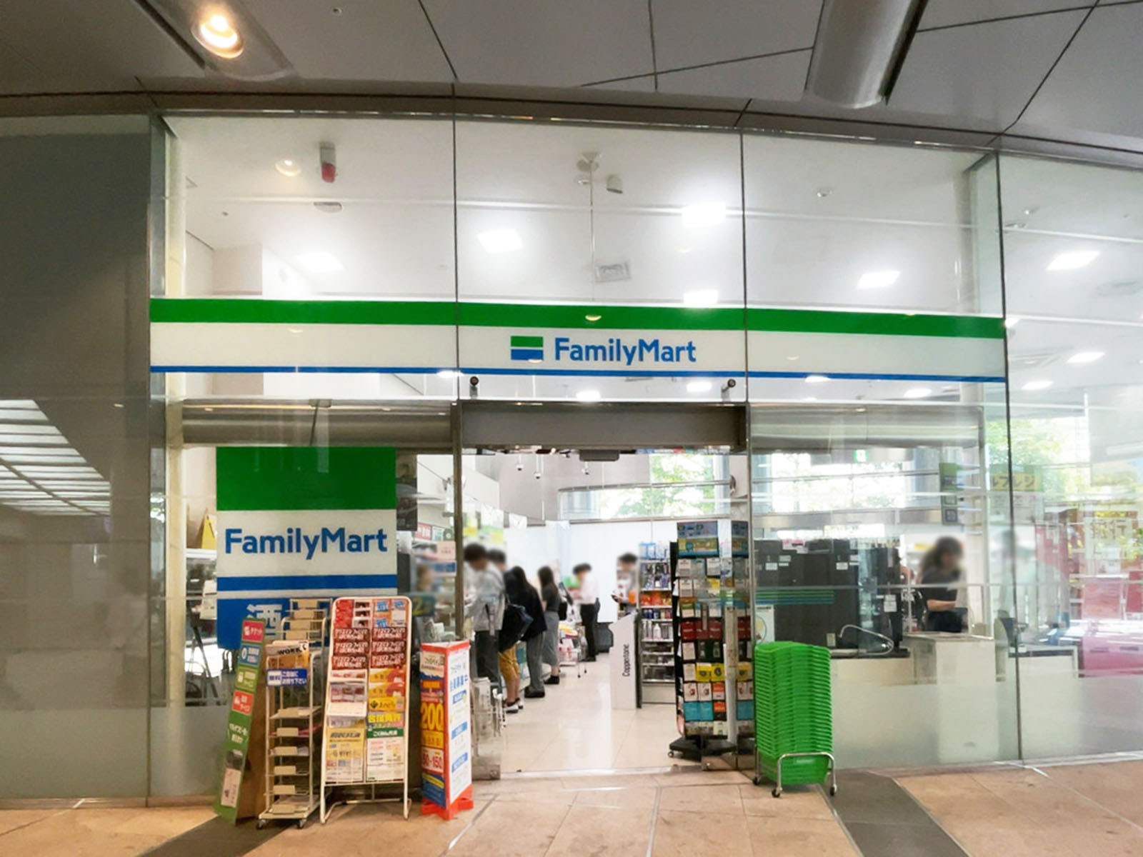 1階のファミリーマート 中之島三井ビルディング店