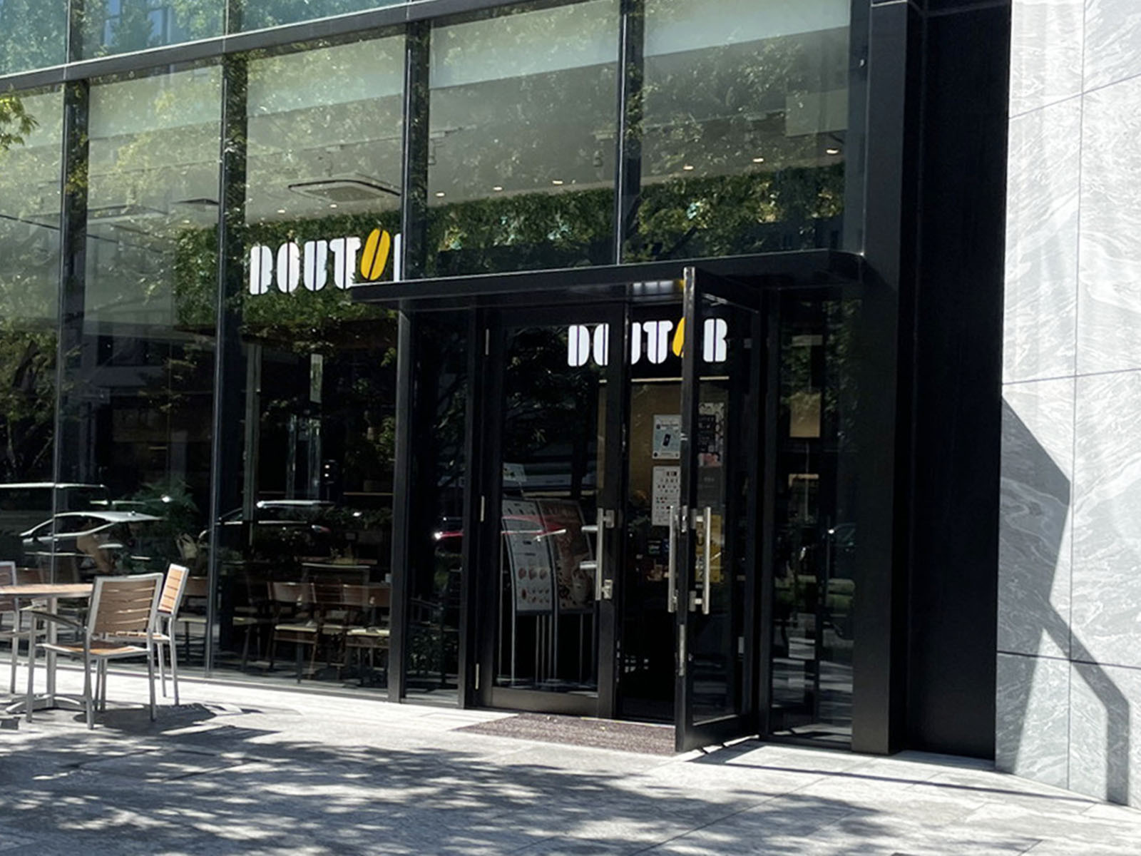 1階のドトールコーヒーショップ オービック御堂筋ビル店