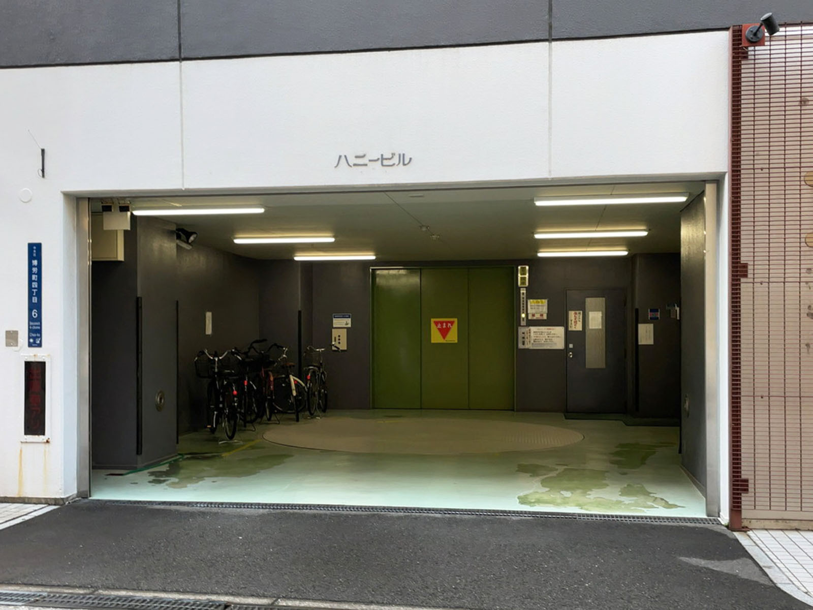 駐車場