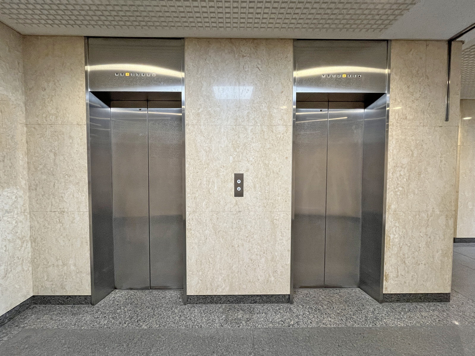 エレベーター