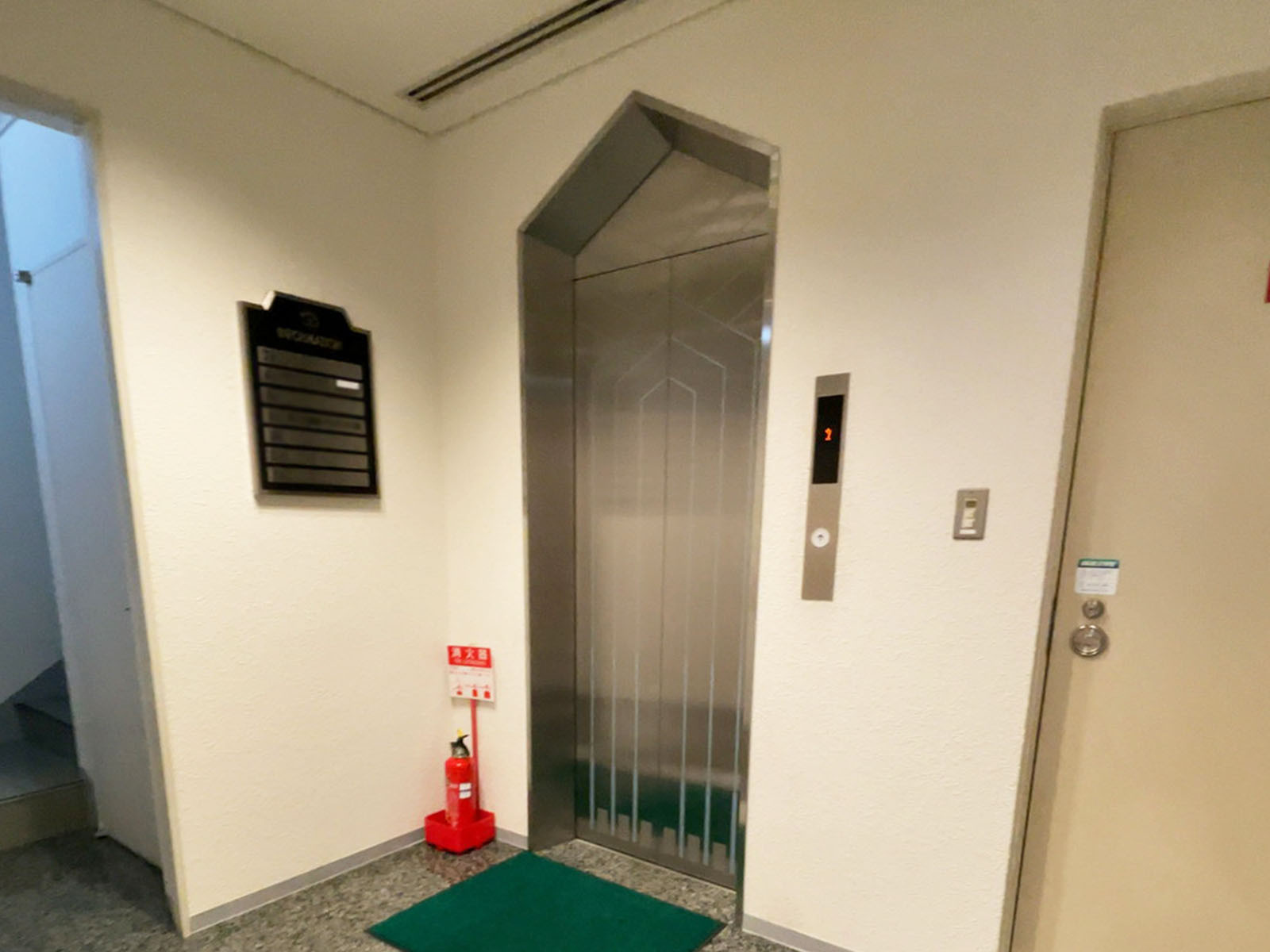 エレベーター(1基)