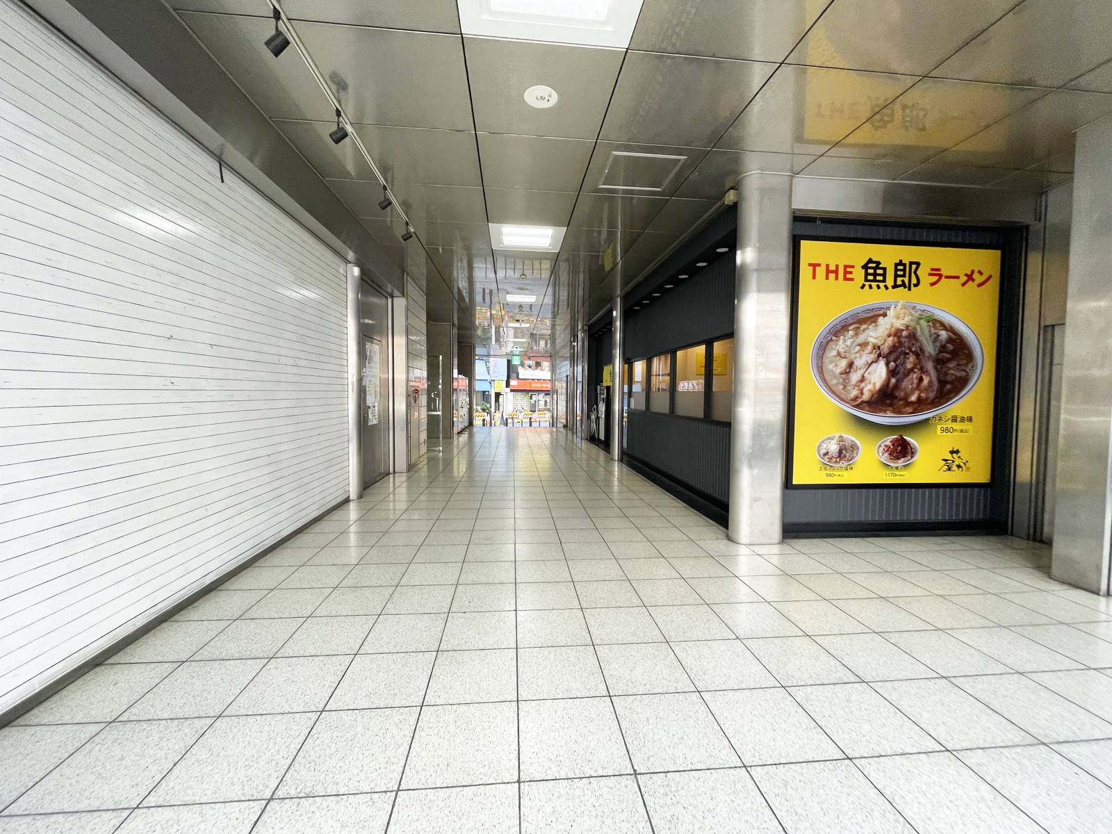 1階飲食店の様子