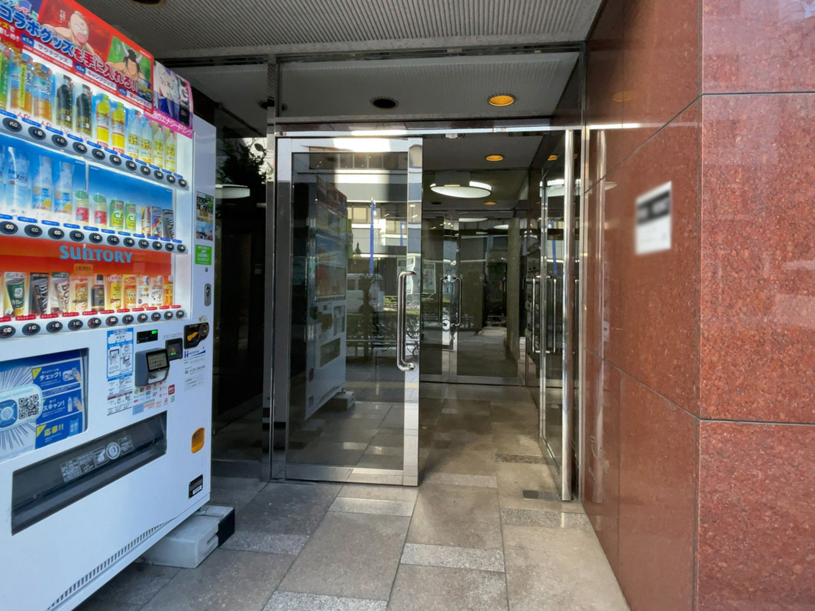 オフィスビル出入口