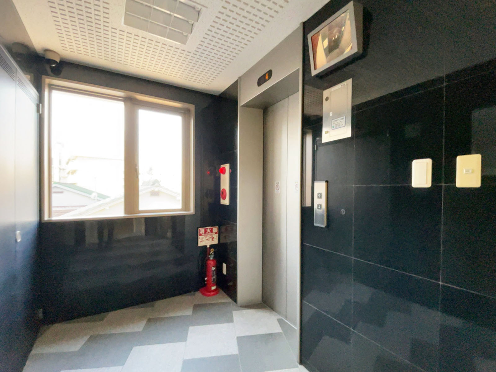 エレベーター(1基)