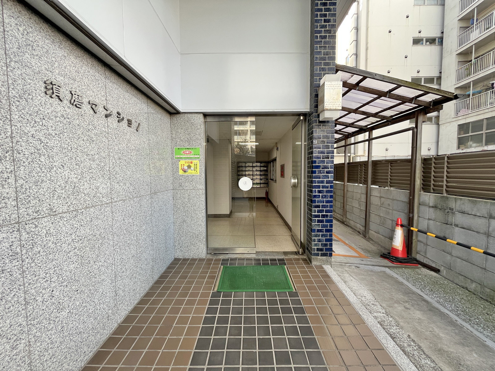 建物出入口