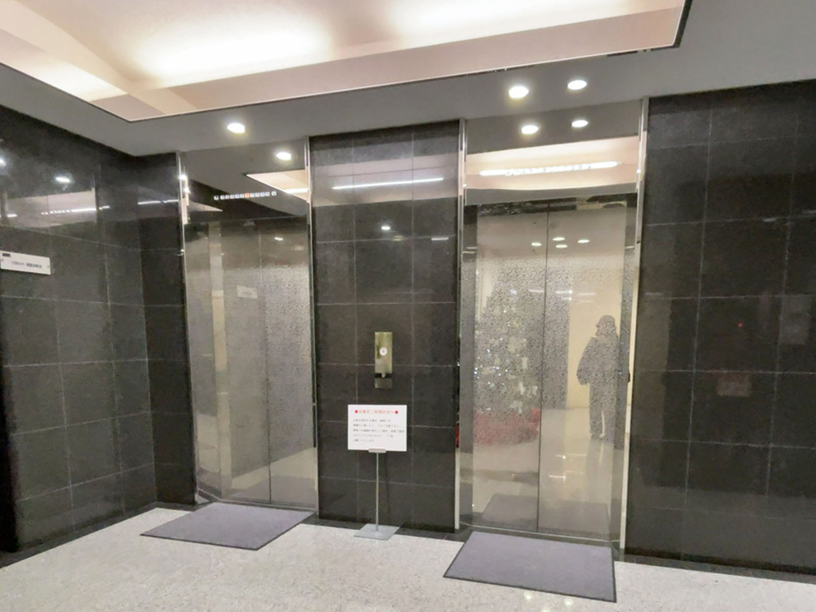 エレベーター(2基)