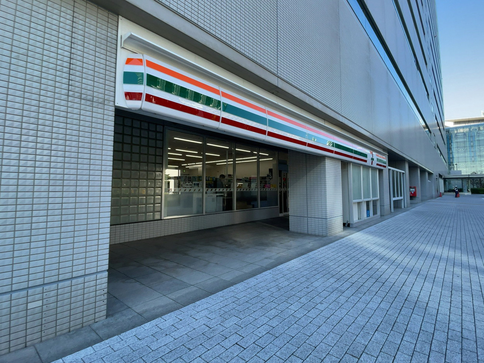 1階のセブンイレブン タイム24ビル店