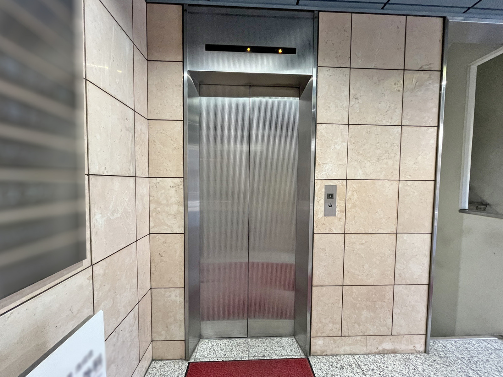 エレベーター（1基）