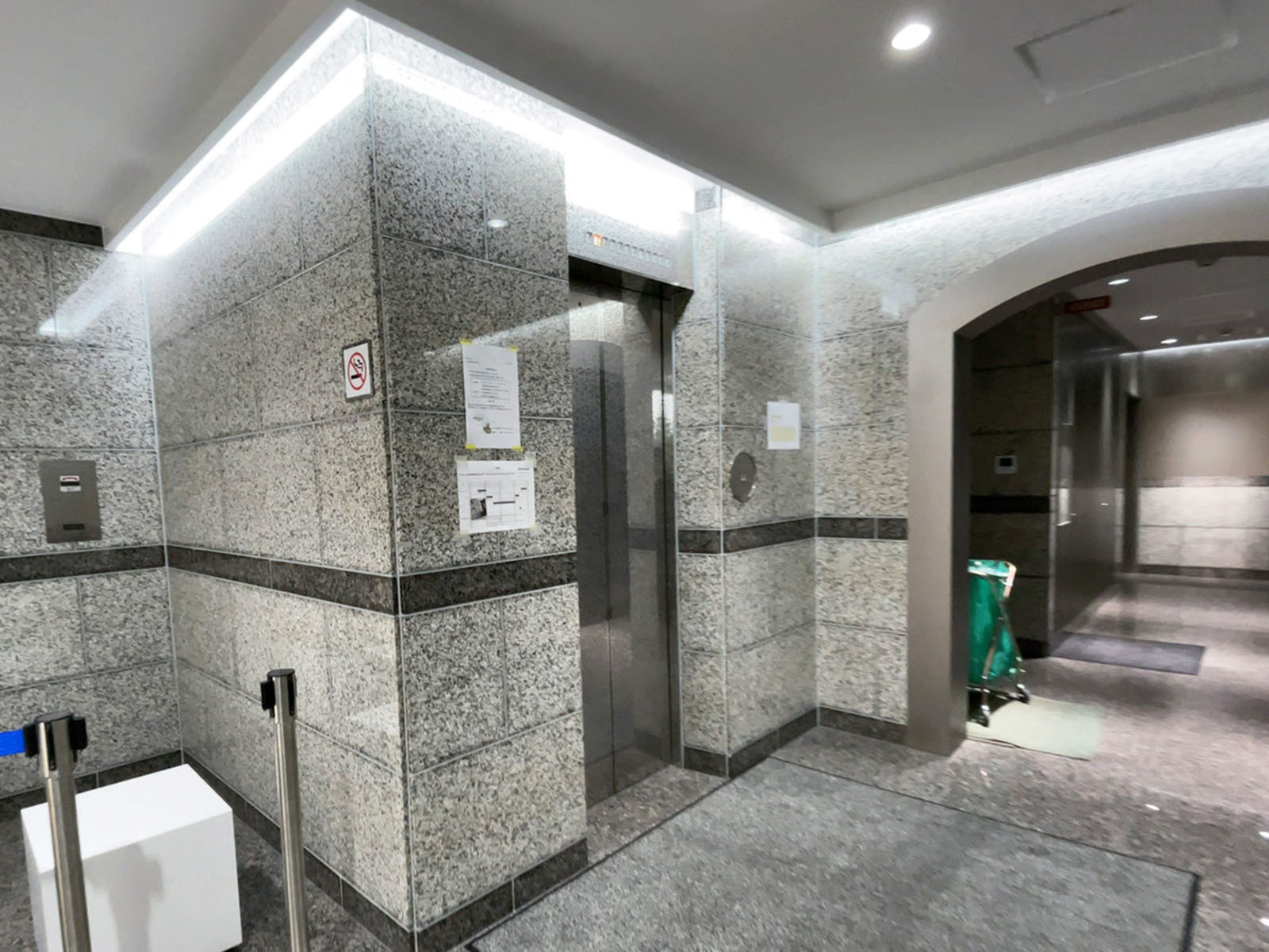 エレベーター(1基)