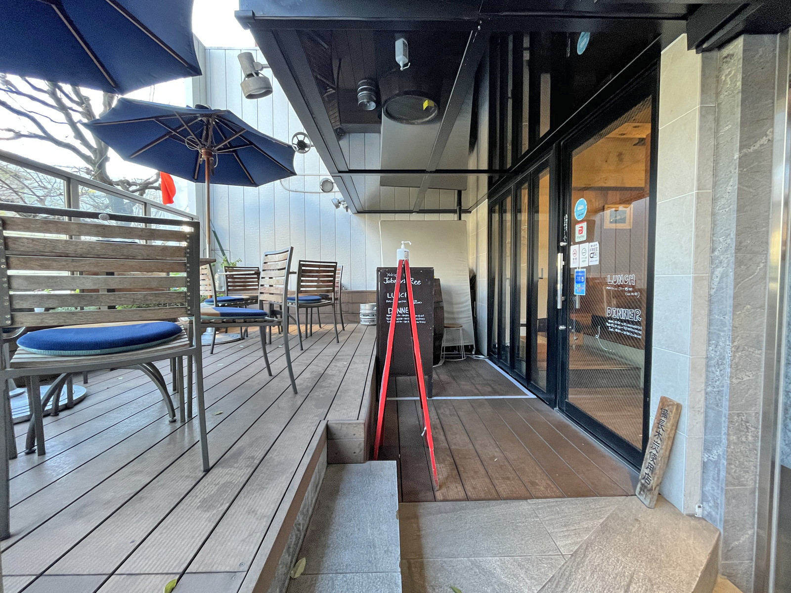 1階の飲食店