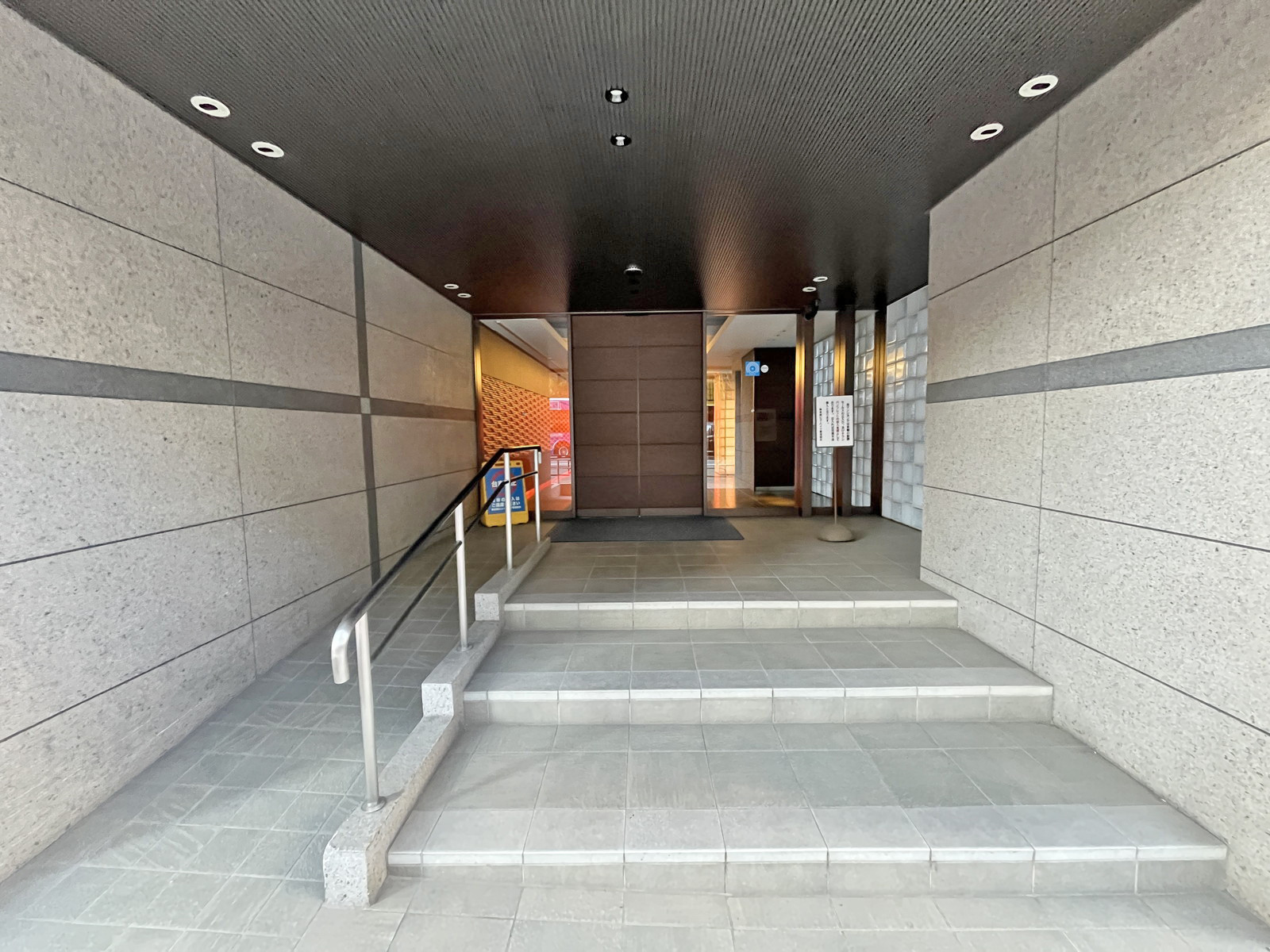 建物出入口