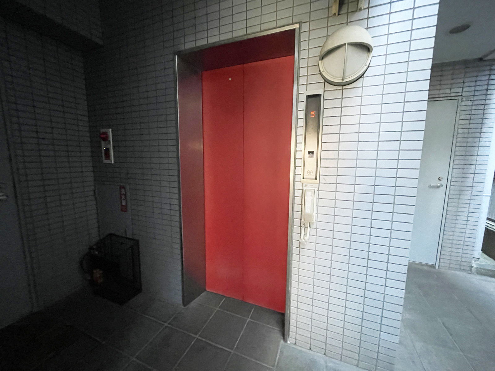 エレベーター(1基)