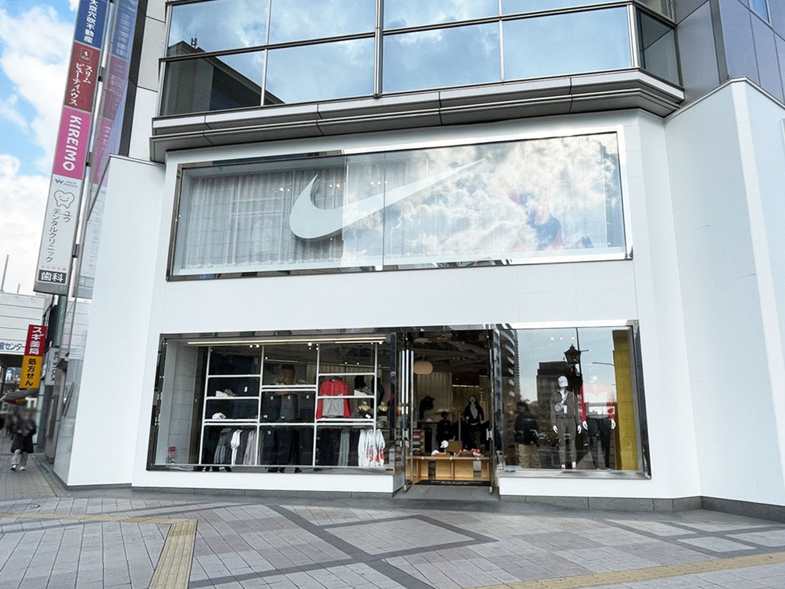 1階のNike Well Collective Kobe