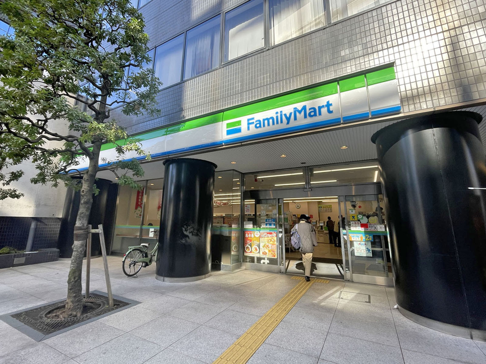 1階のファミリーマート 芝公園店