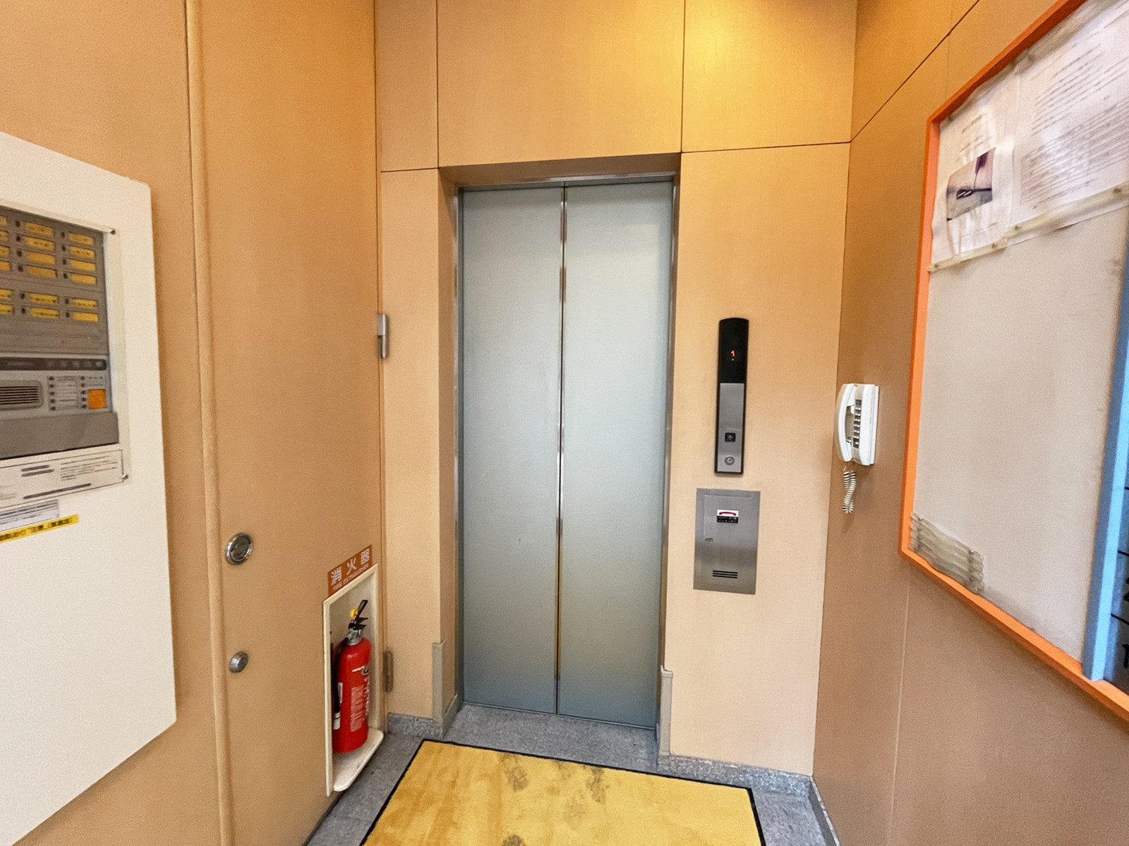 エレベーター（1基）