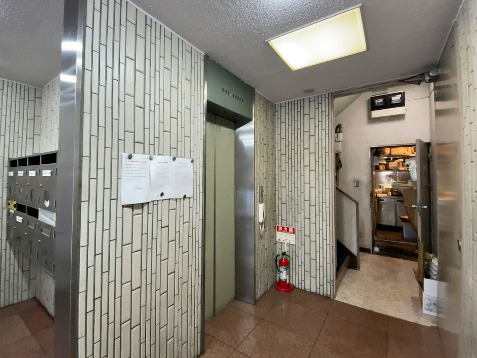 エレベーター（1基）