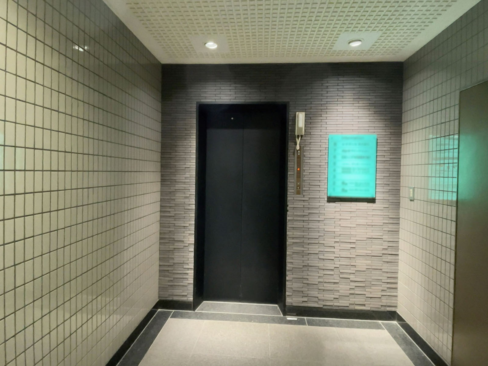 エレベーター（1基）