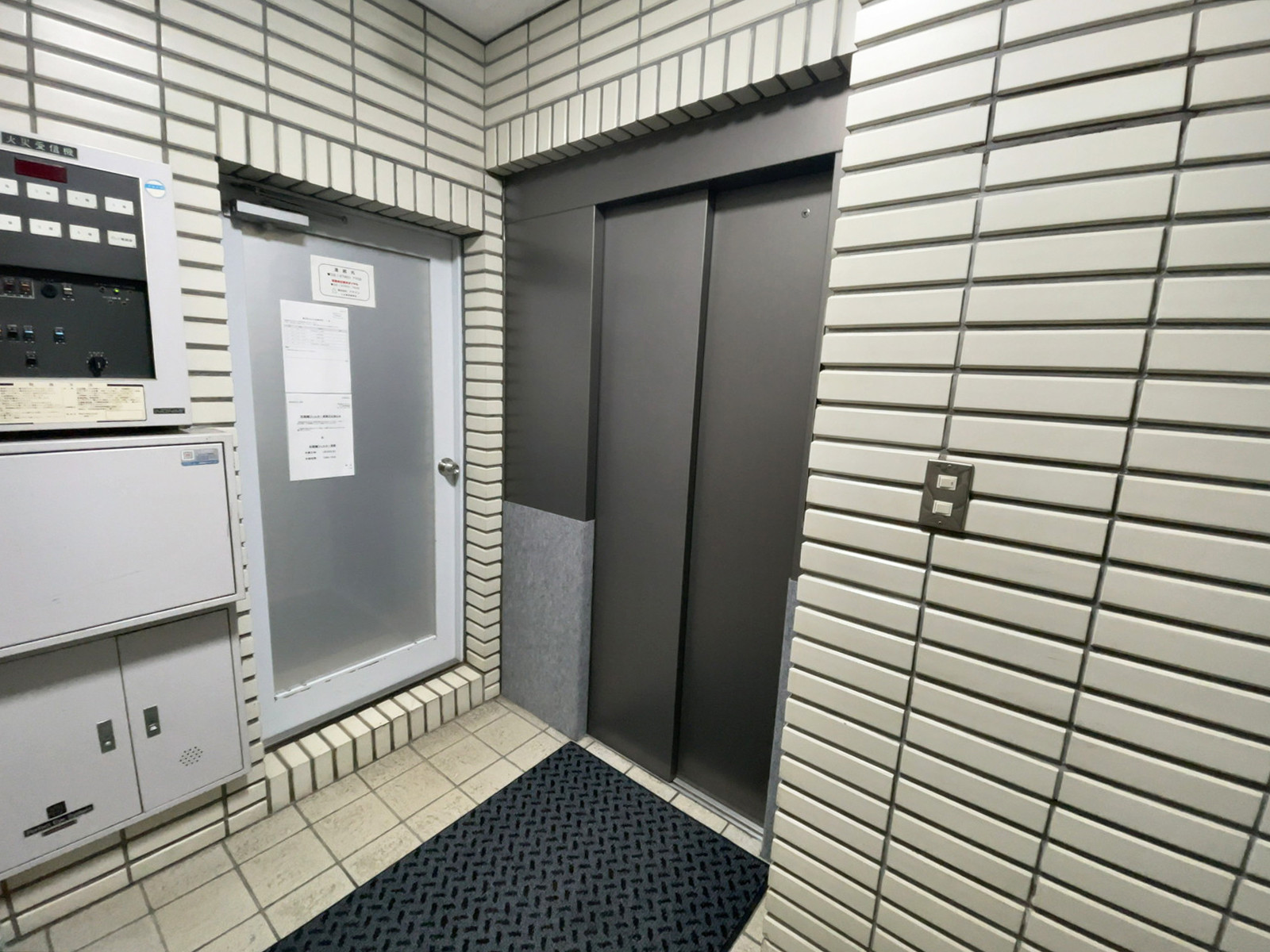 エレベーター（1基）