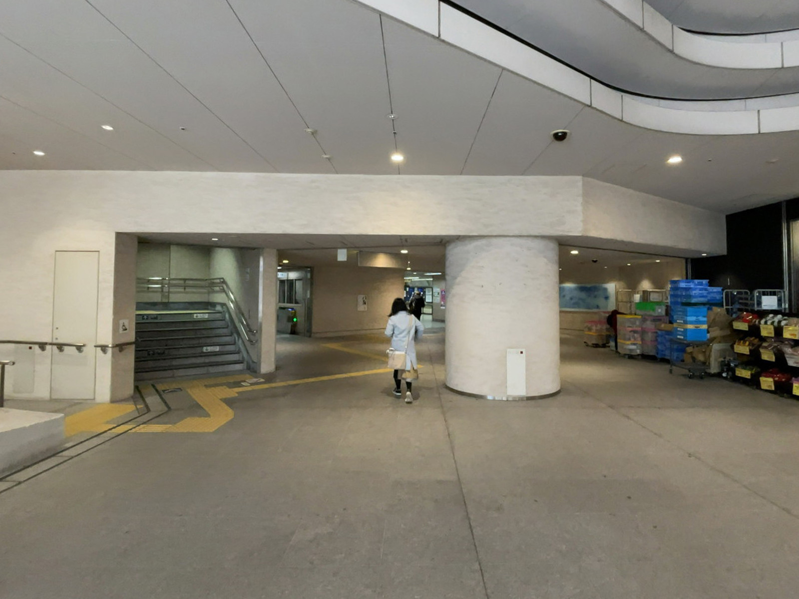 「新御茶ノ水駅」直結