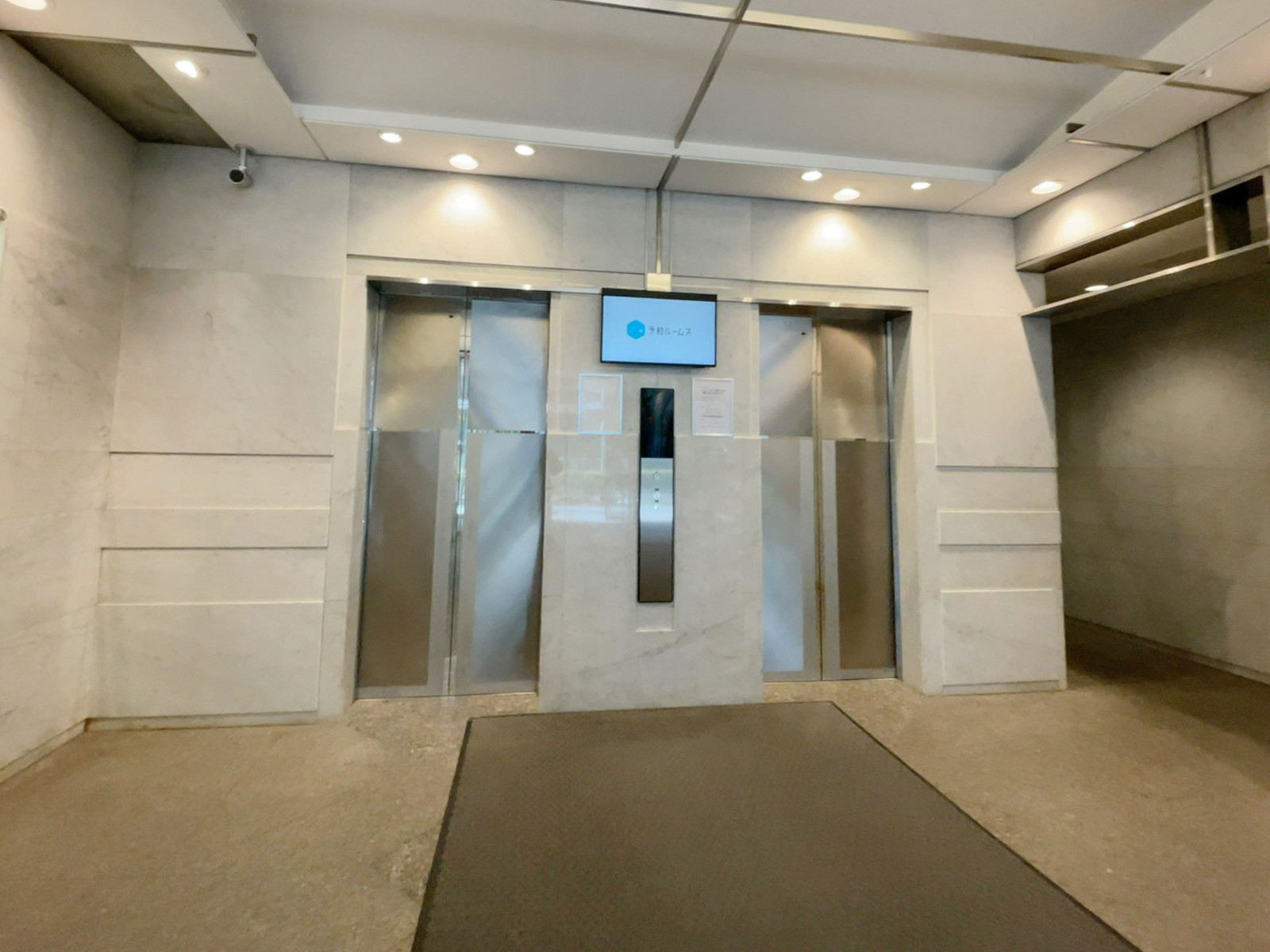 エレベーター(2基)