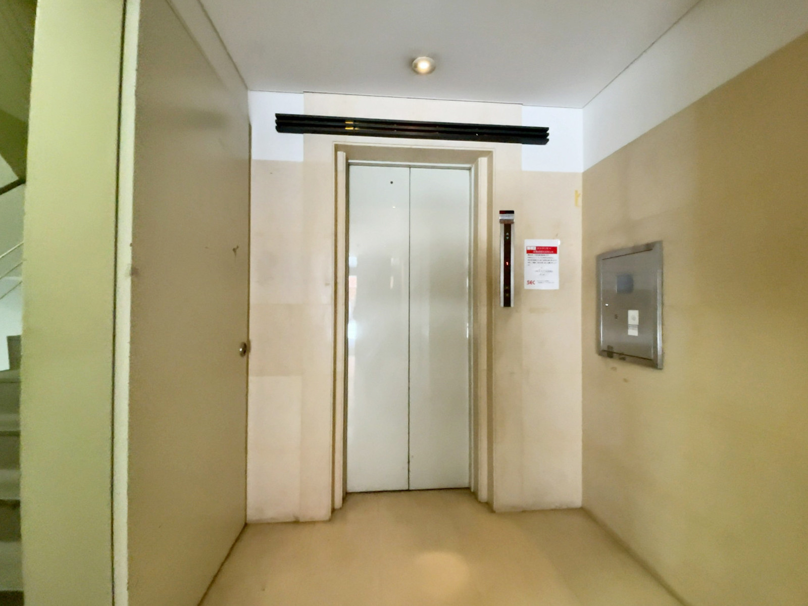 エレベーター(1基)