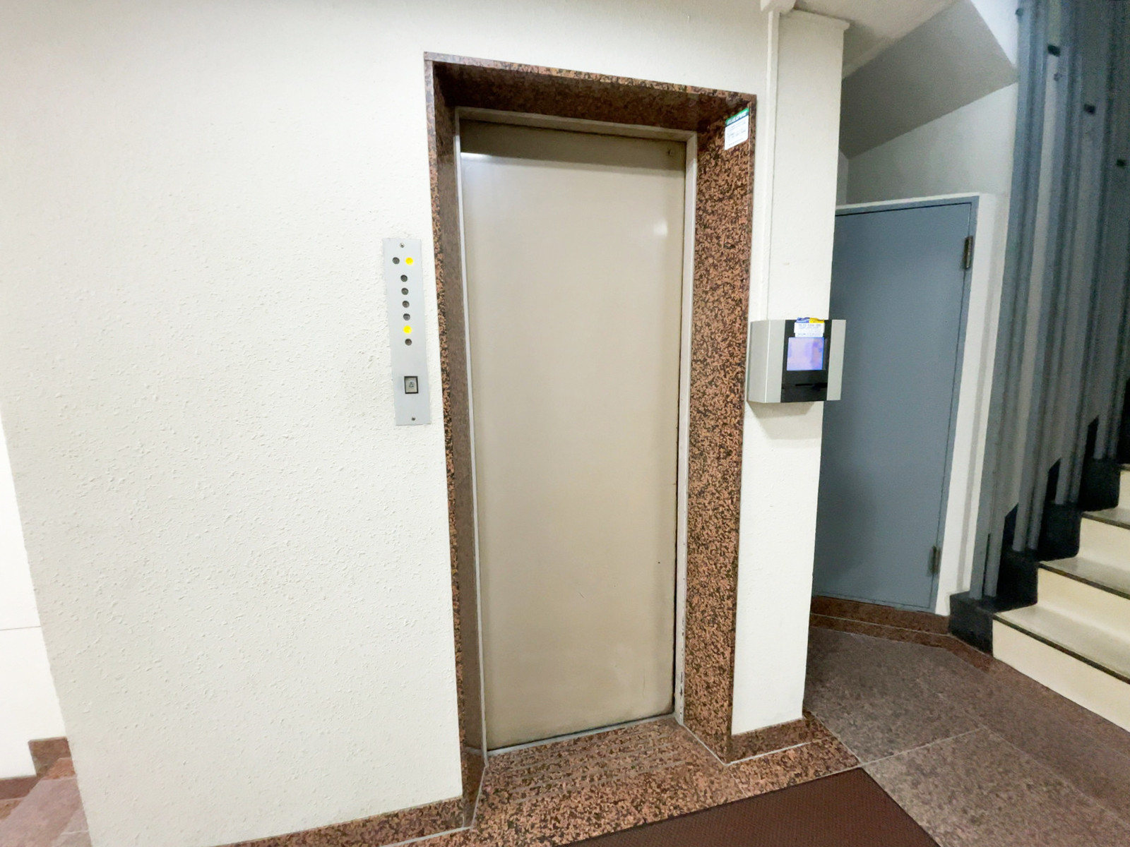 エレベーター