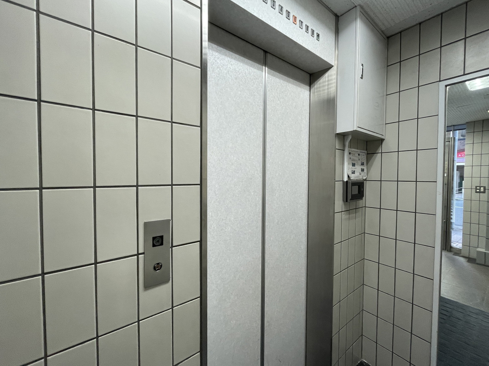 エレベーター(1基)
