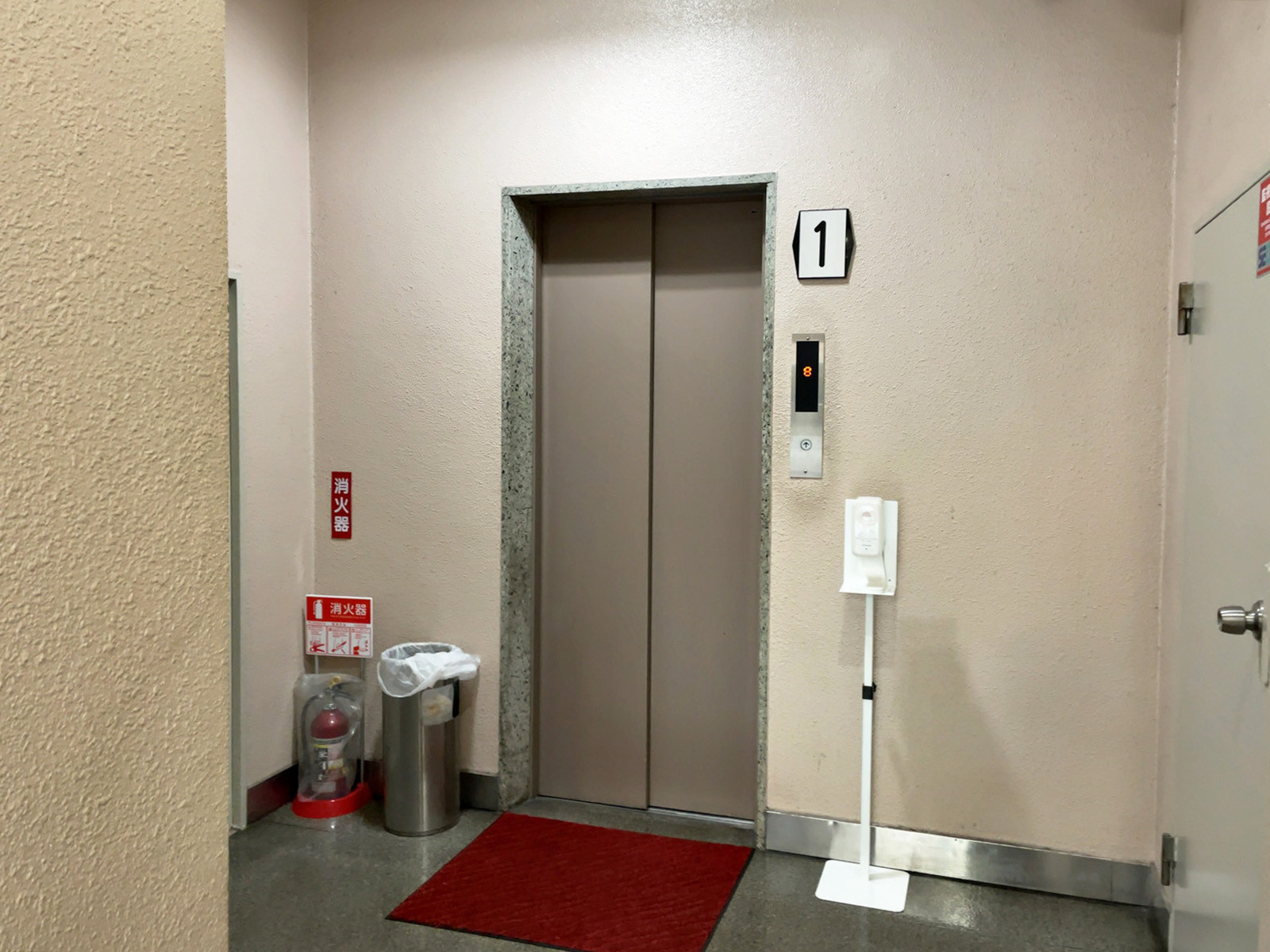 エレベーター（1基）
