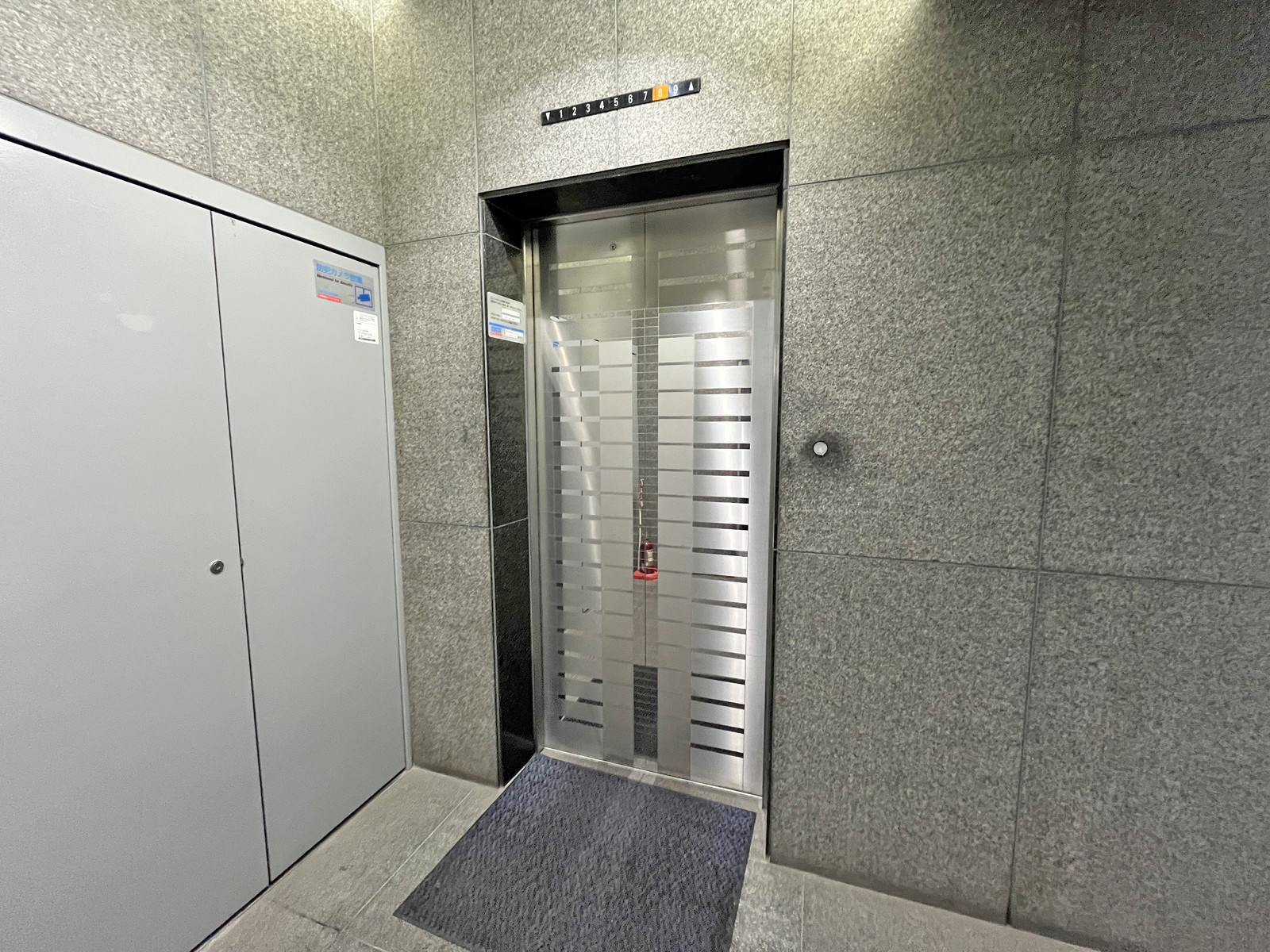 エレベーター（1基）