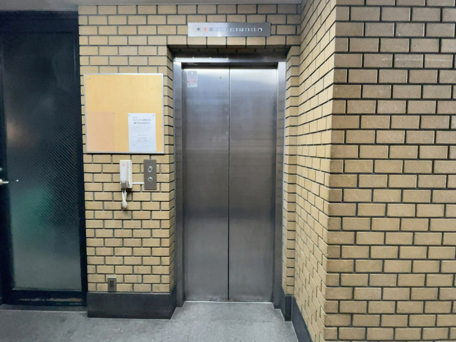 エレベーター(1基)
