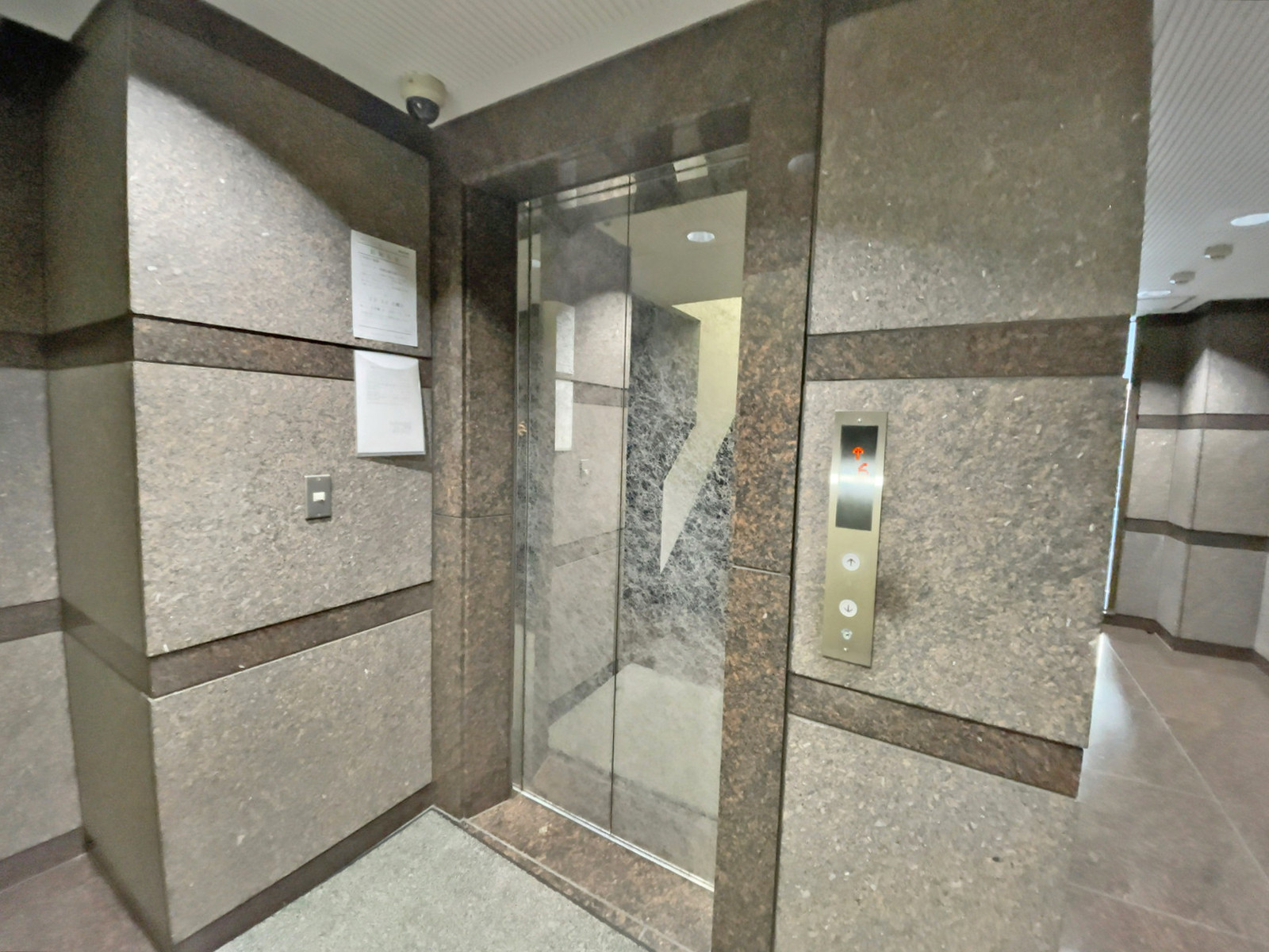 エレベーター（1基）