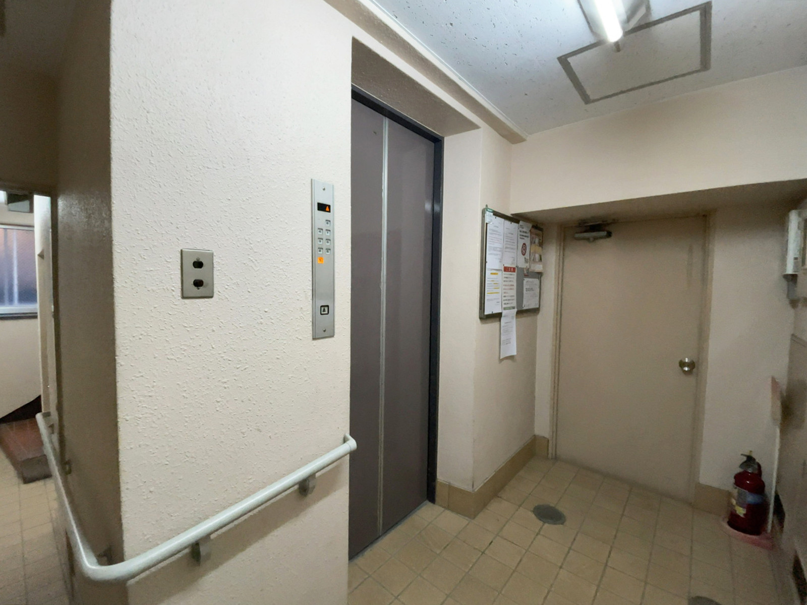 エレベーター（1基）