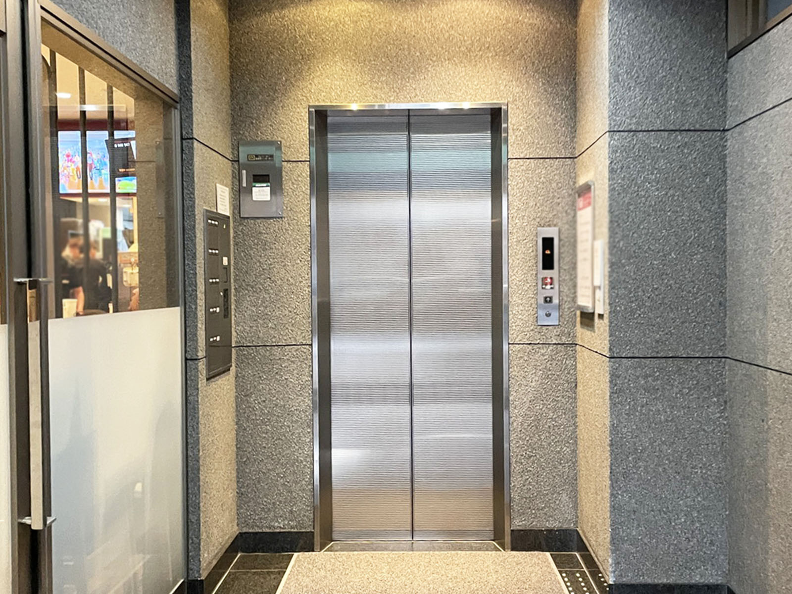 エレベーター