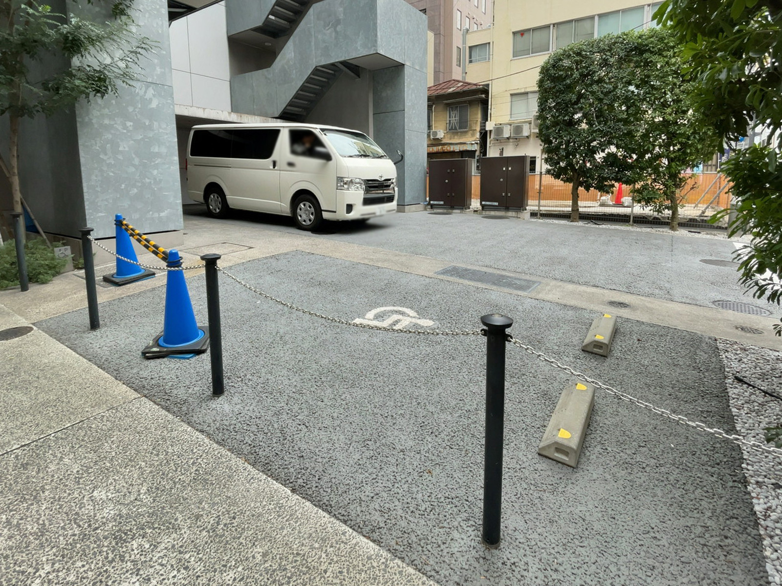 車椅子専用駐車スペース