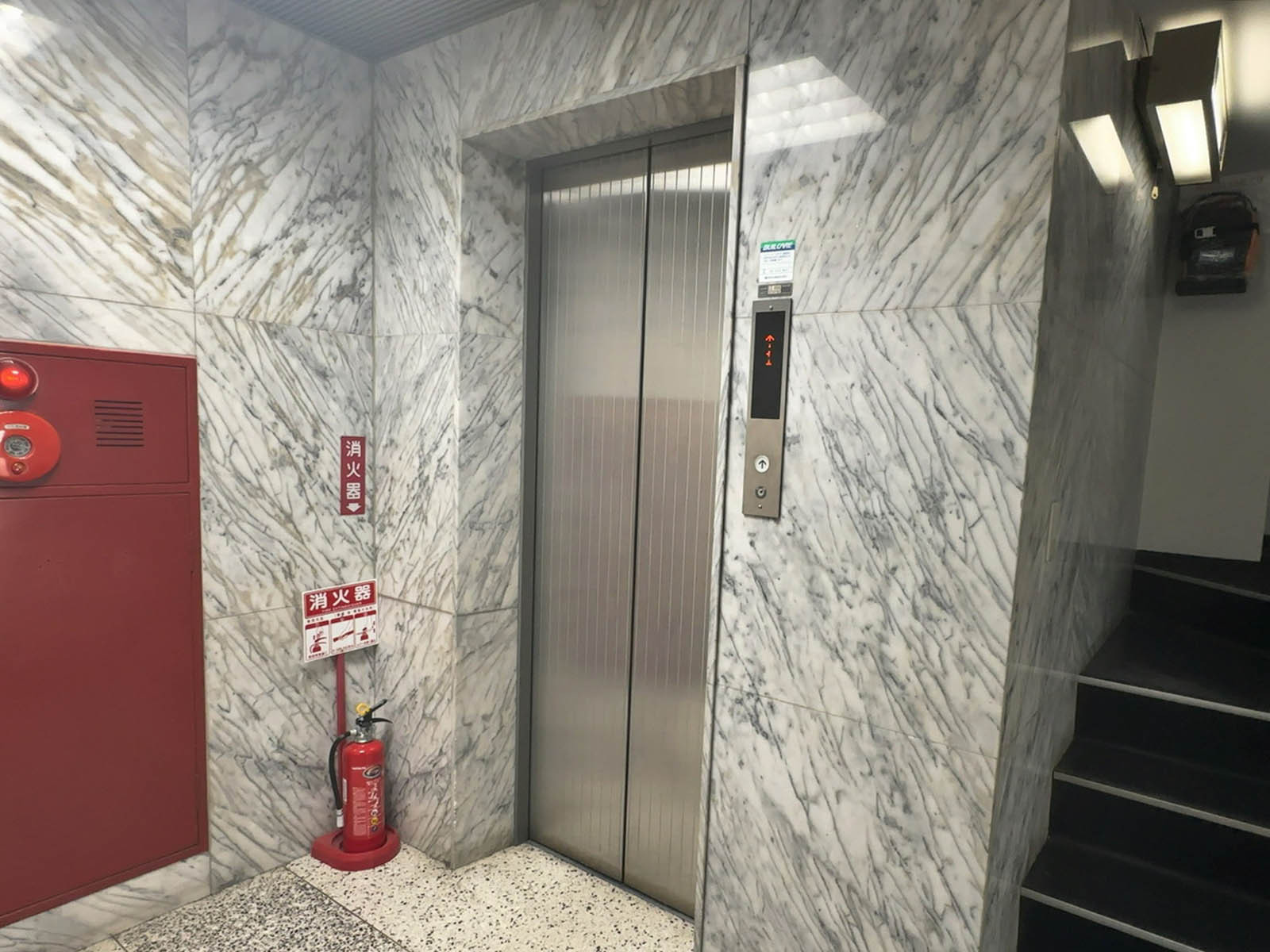 エレベーター(1基)