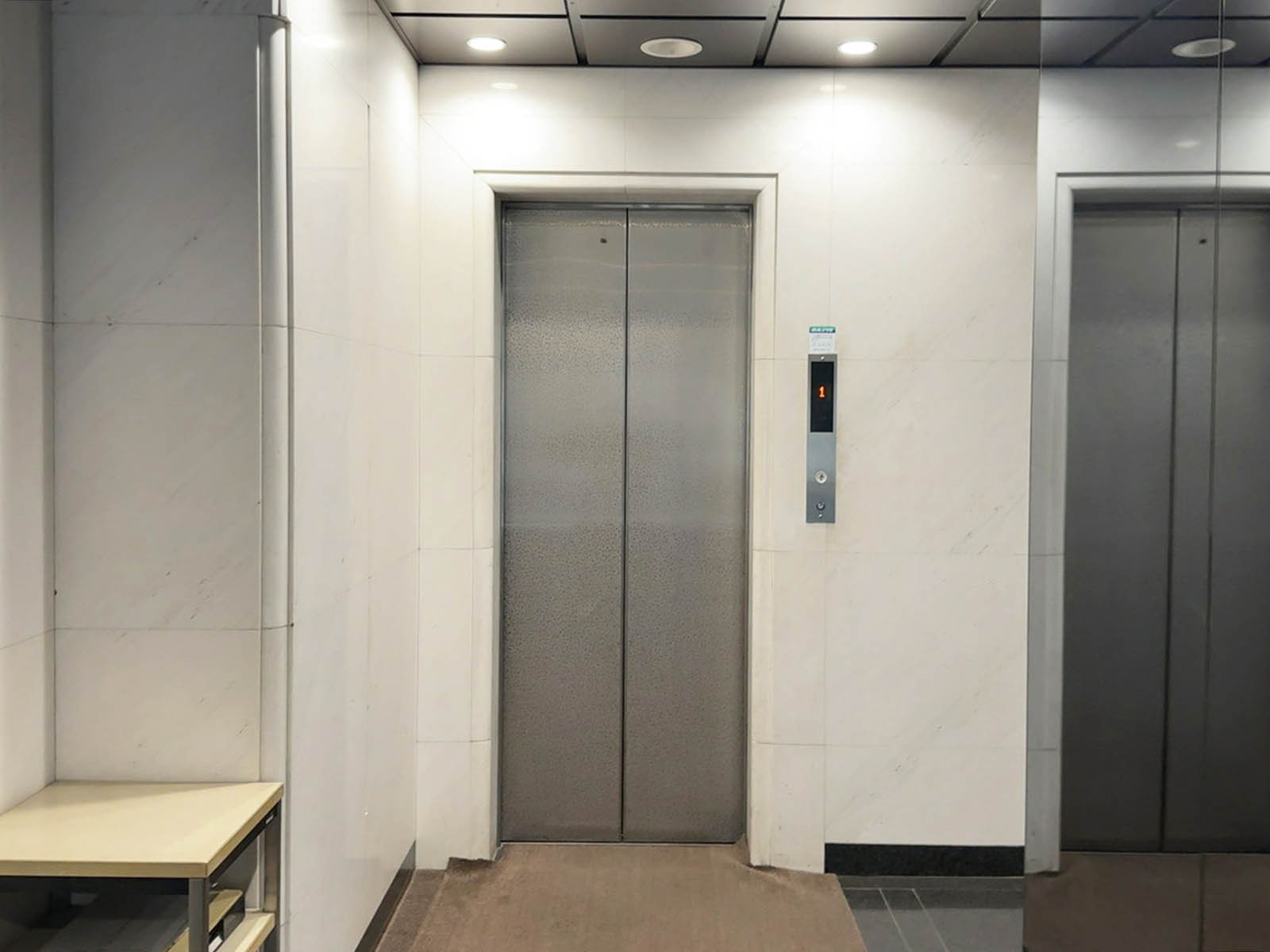 エレベーター（1基）
