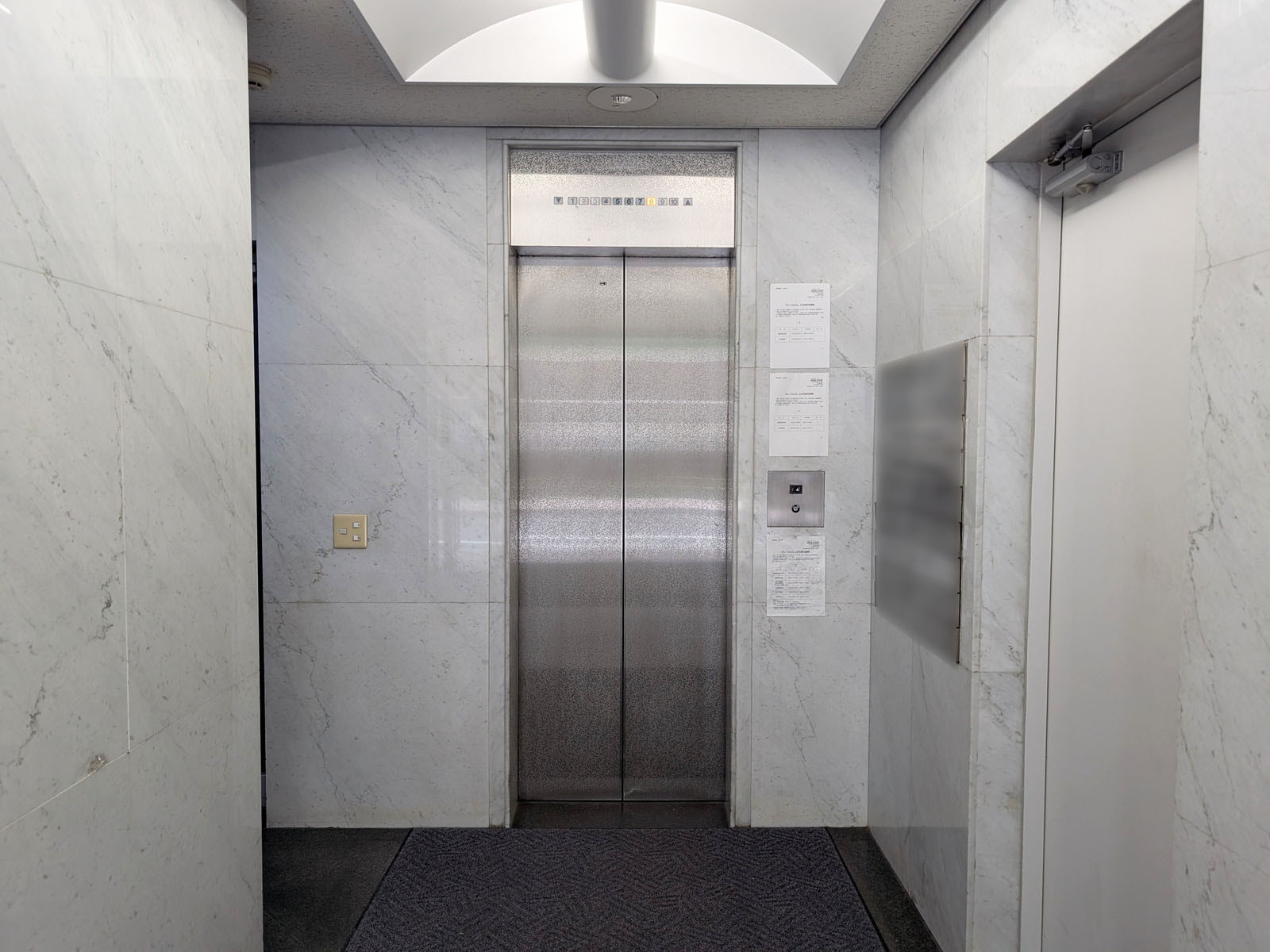 エレベーター(1基)